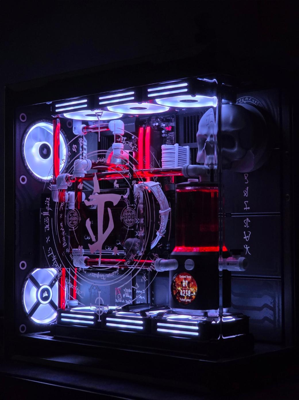 Doombringer Custom Loop RTX 5090 / Ryzen 9800X3D