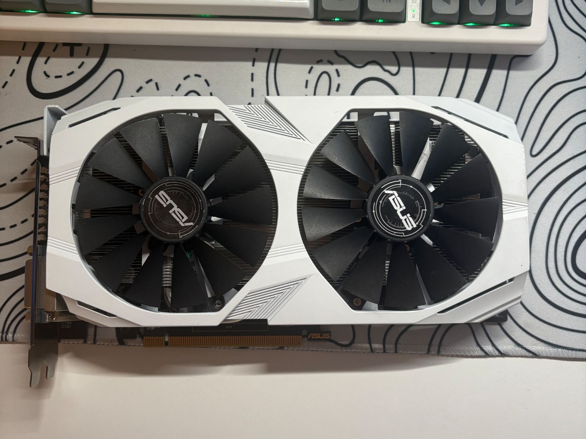 ASUS Duel RX 580 4GB Custom White Spray Painted