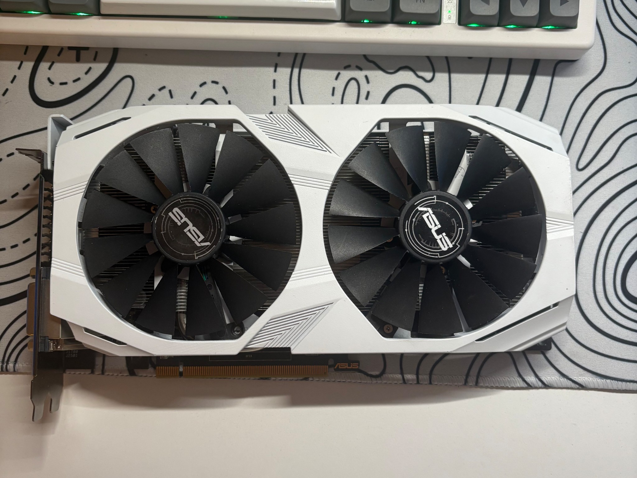 ASUS Duel RX 580 4GB Custom White Spray Painted