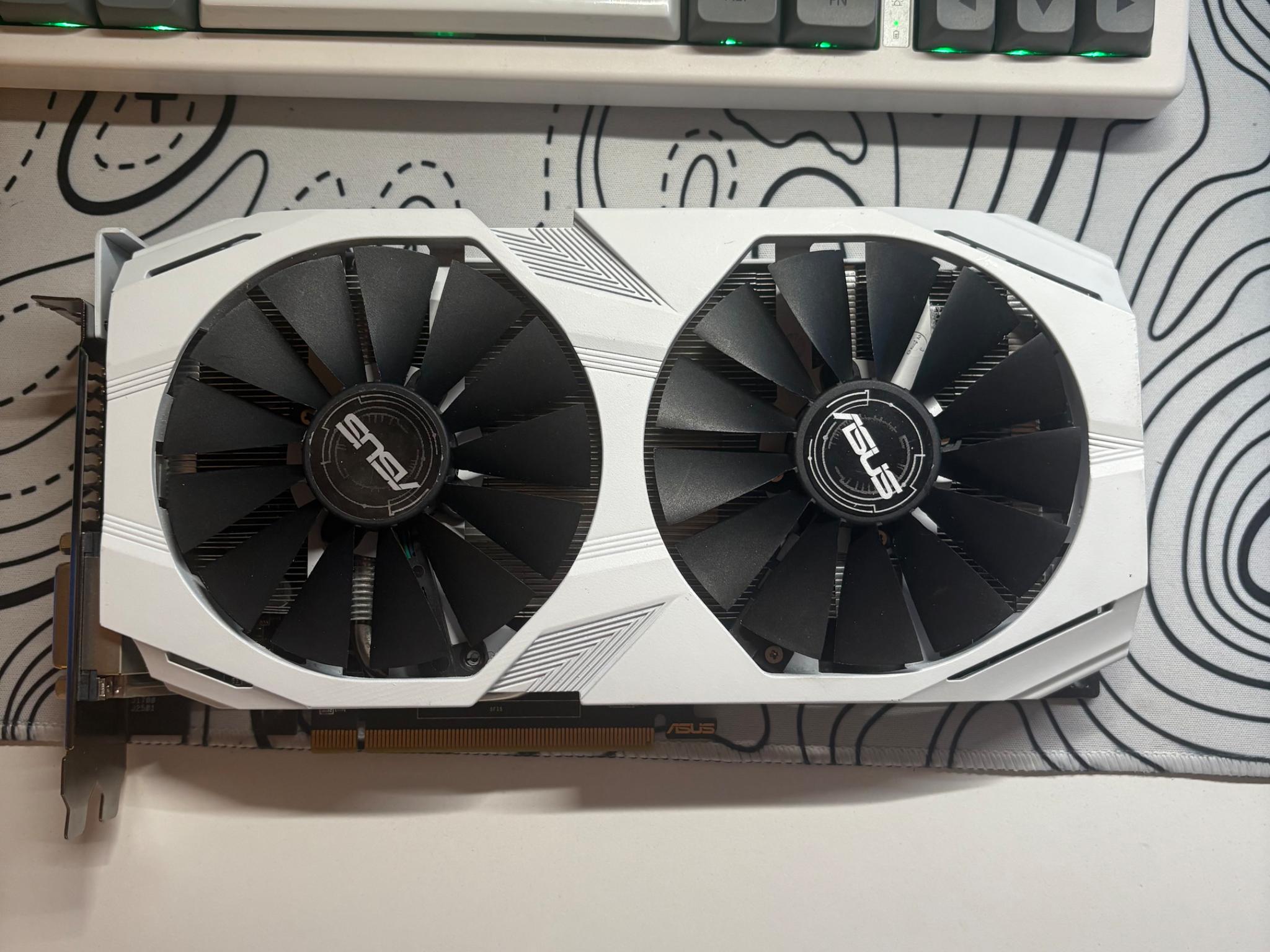 ASUS Duel RX 580 4GB Custom White Spray Painted