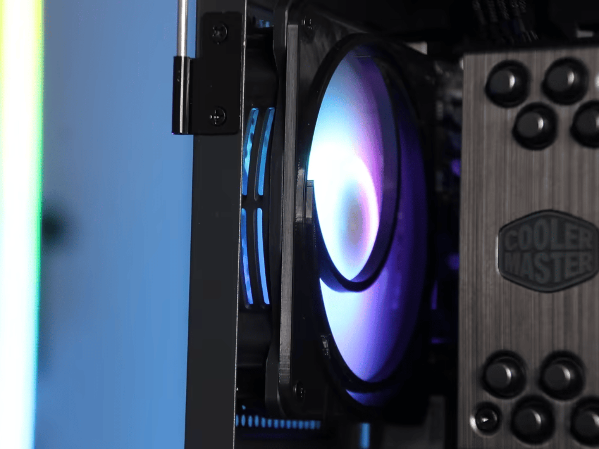 "LUNA" // Ryzen 7 2700X, GTX 1070 Ti // Mid-Range Gaming PC