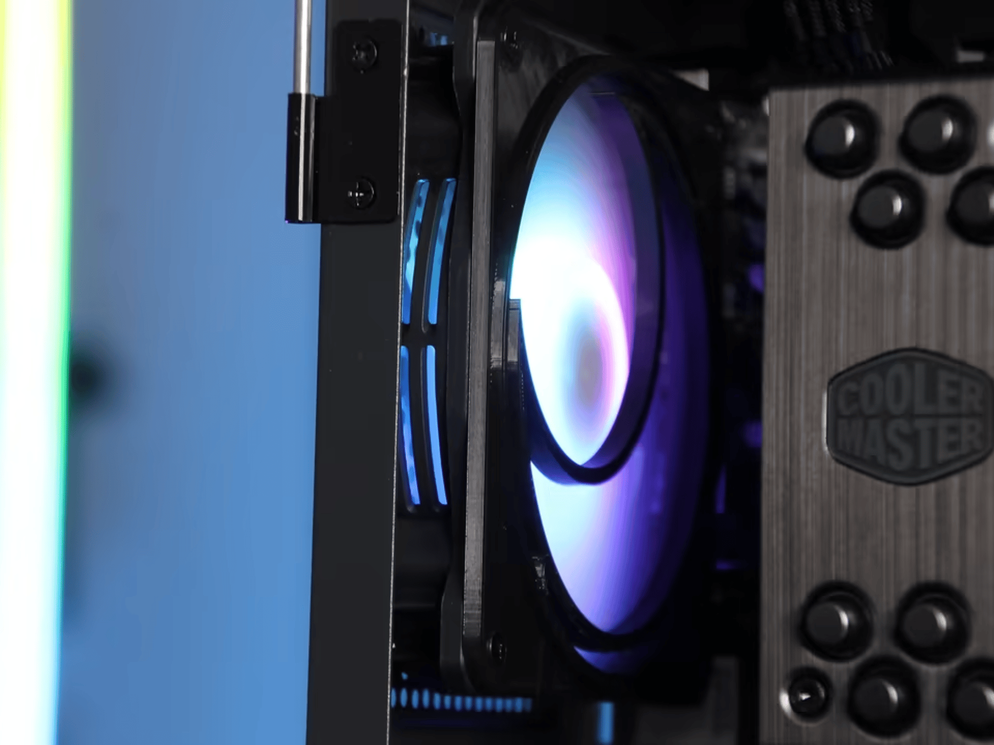 "LUNA" // Ryzen 7 2700X, GTX 1070 Ti // Mid-Range Gaming PC