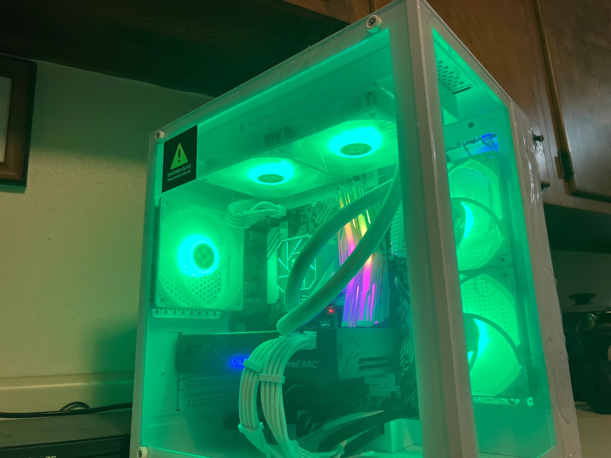 GLACIOUS(i5 10400f, Oloy Warhawk DDR4 16GB, Arc A580, Apevia Galaxy 650w 80+Gold, Thermalright AIO)