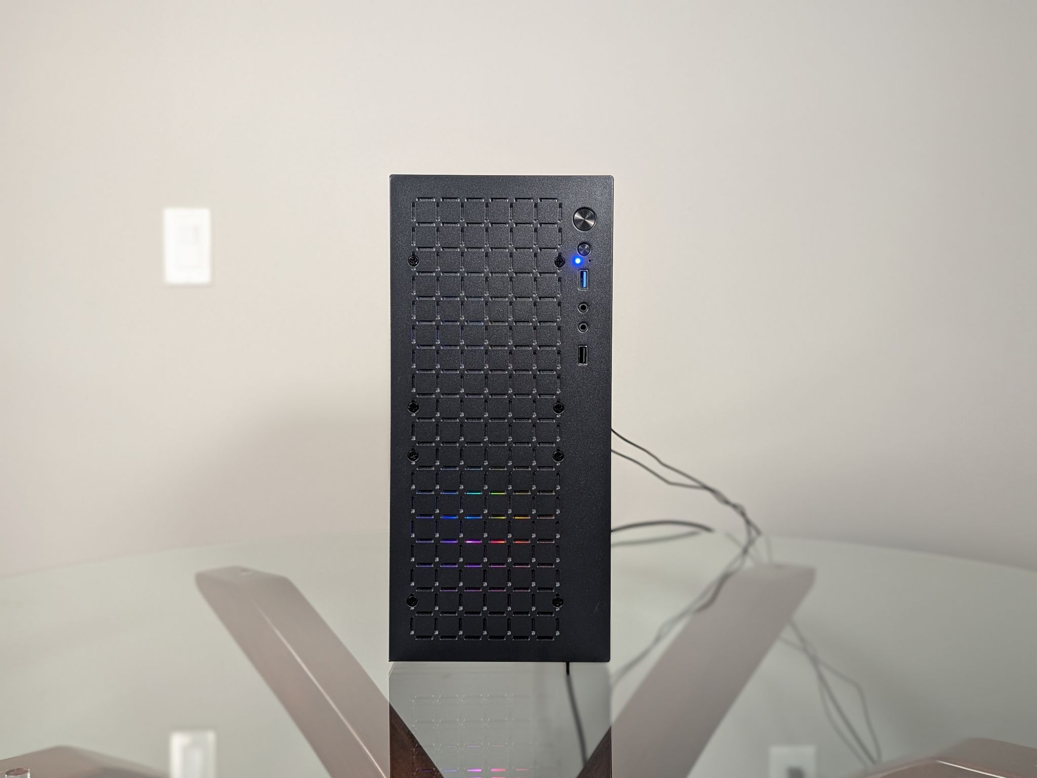 The "Glowbox - I Wanna Try PC Gaming" PC | 14-Core Intel  CPU | Nvidia GTX 1660 Super GPU | 16GB RAM