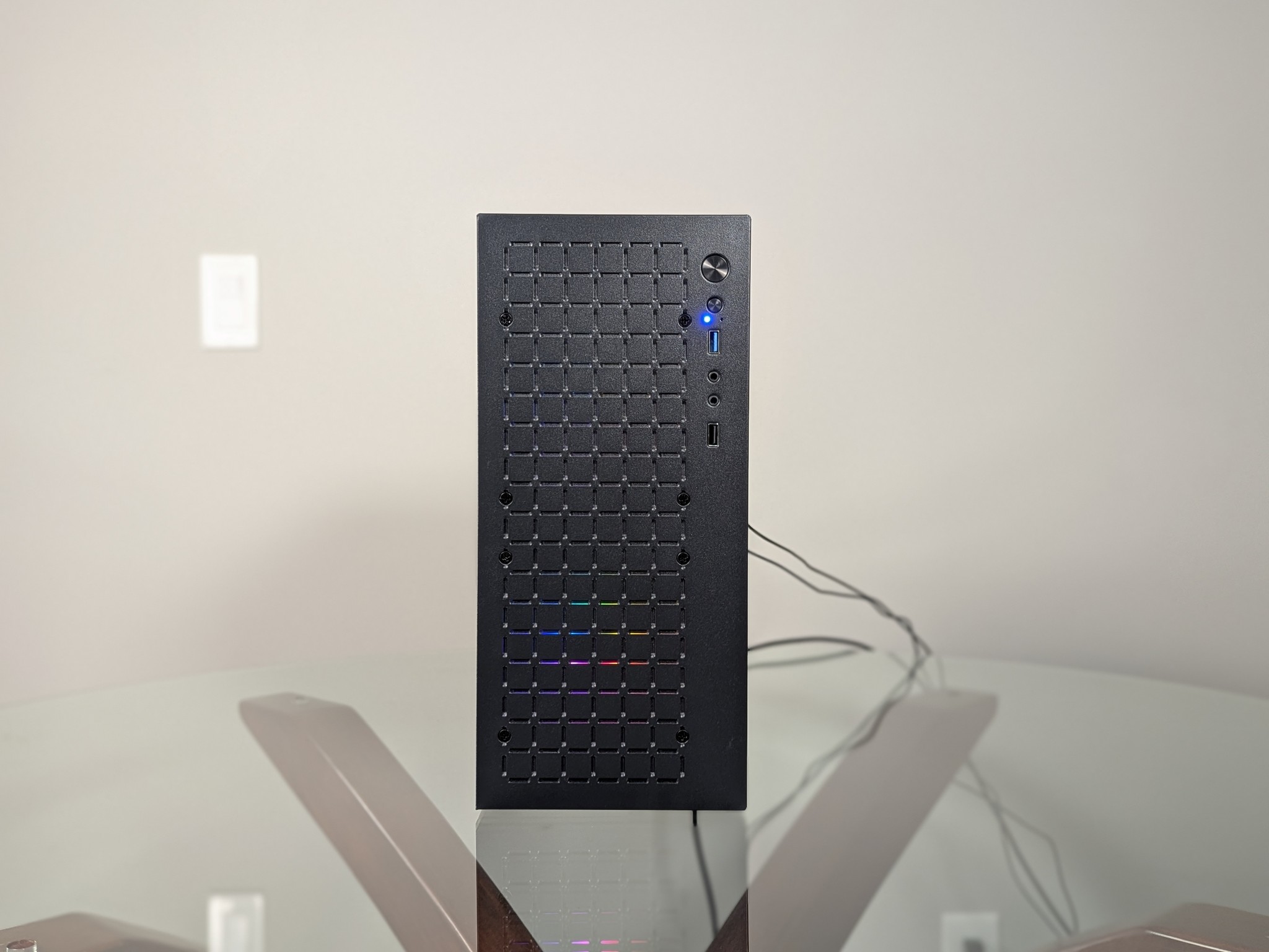 The "Glowbox - I Wanna Try PC Gaming" PC | 14-Core Intel  CPU | Nvidia GTX 1660 Super GPU | 16GB RAM