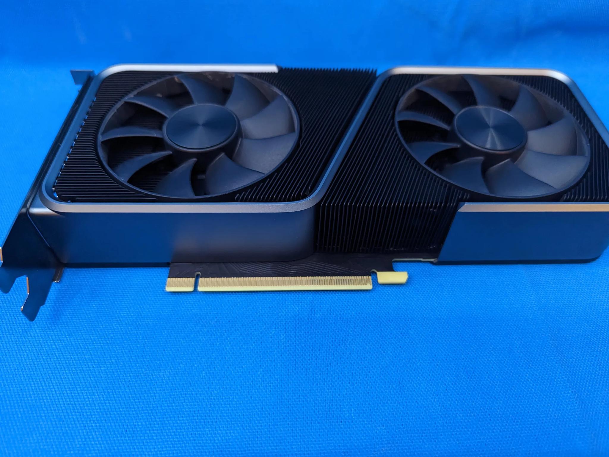 NVIDIA GeForce RTX 3070 Founders Edition 8GB GDDR6 PCIe 4.0 x16 Desktop GPU 