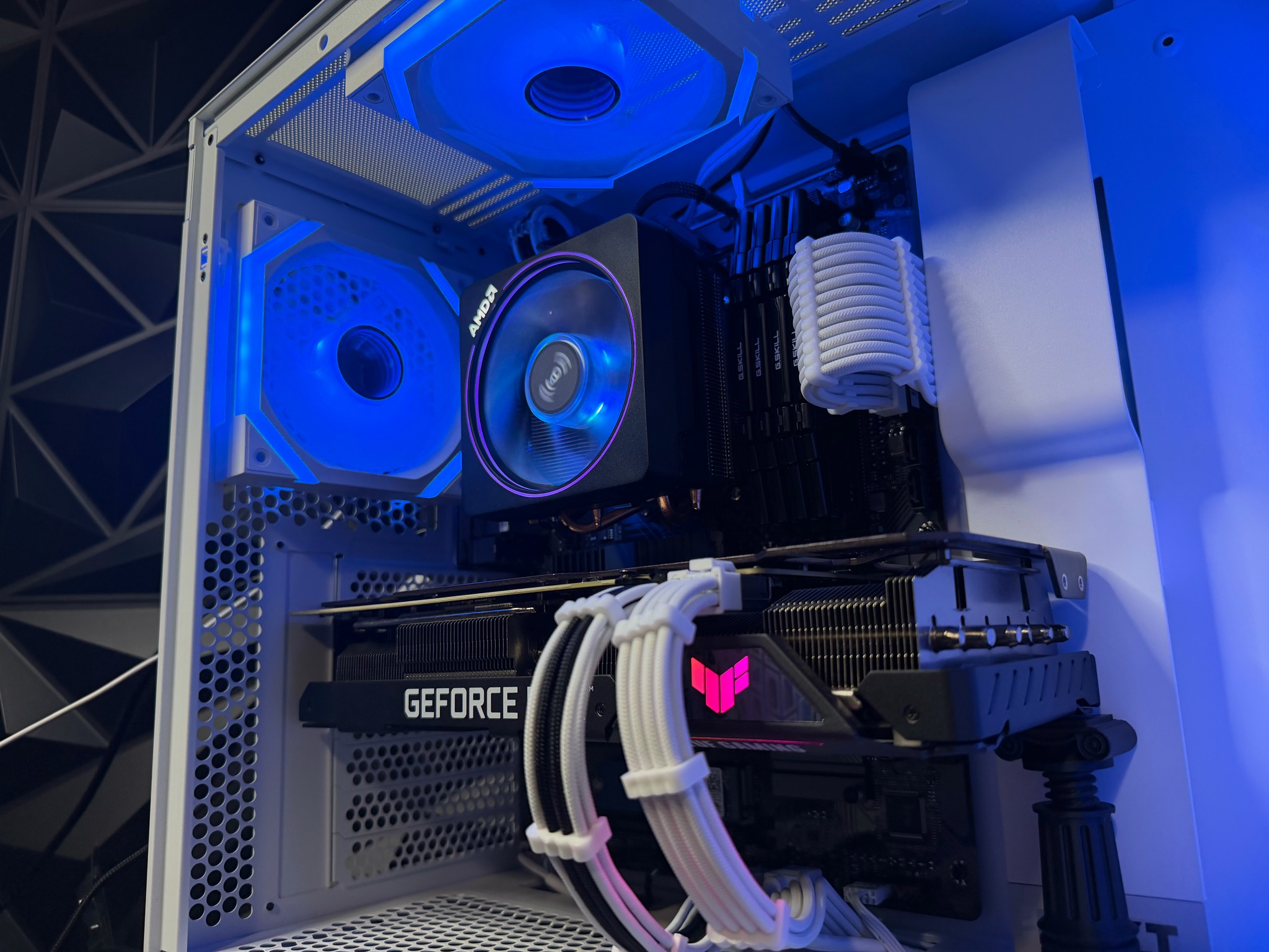 ⚪⚫🔥 YIN YANG BANG 🔥⚫⚪Ryzen 7 5800XT| RTX 3080 | 32 GB DDR4| 1.25 TB NVMe| 850W PSU