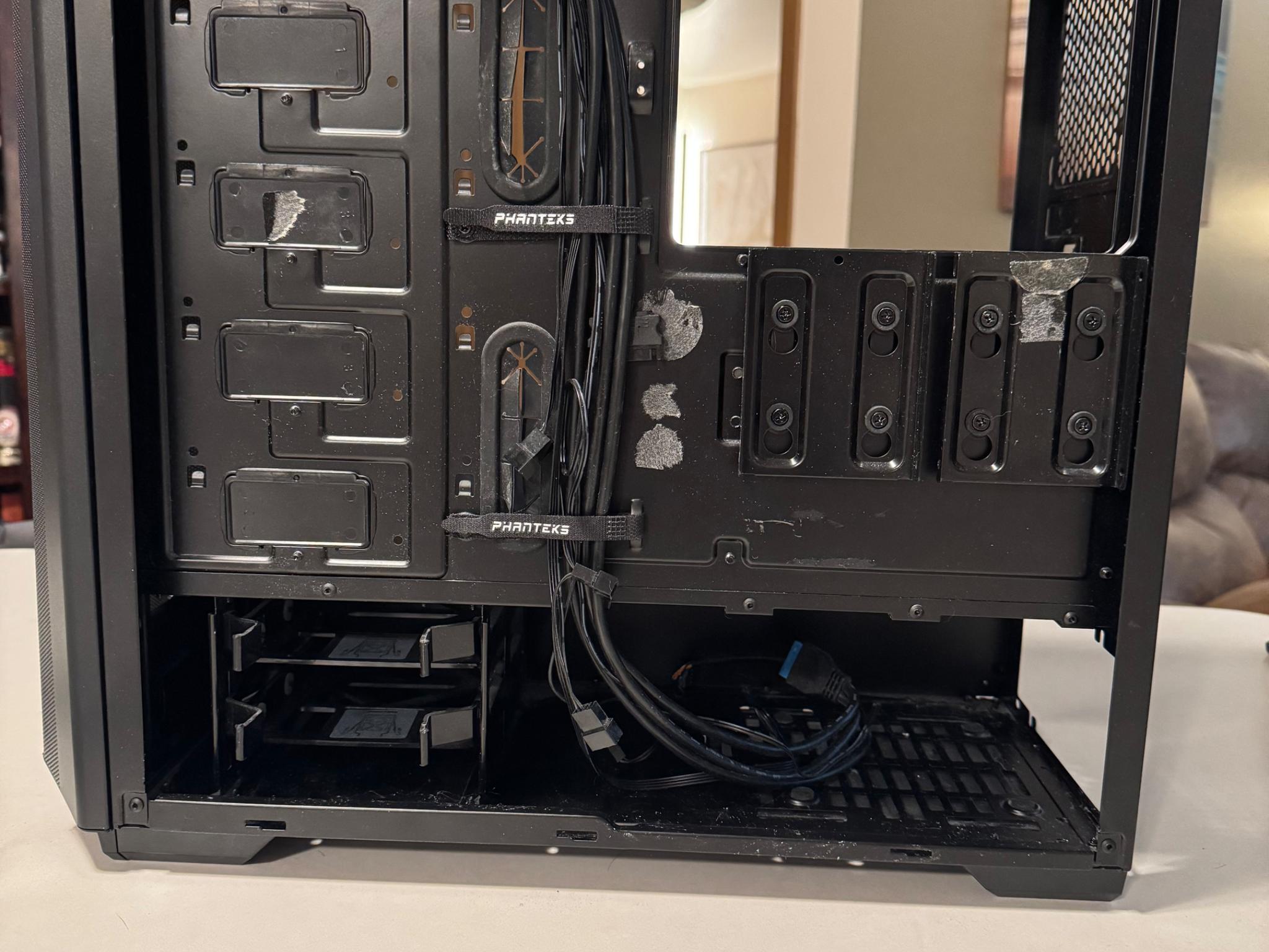 Phanteks Eclipse P400A Mid-Tower PC Case + 3 Corsair LL120 Fans