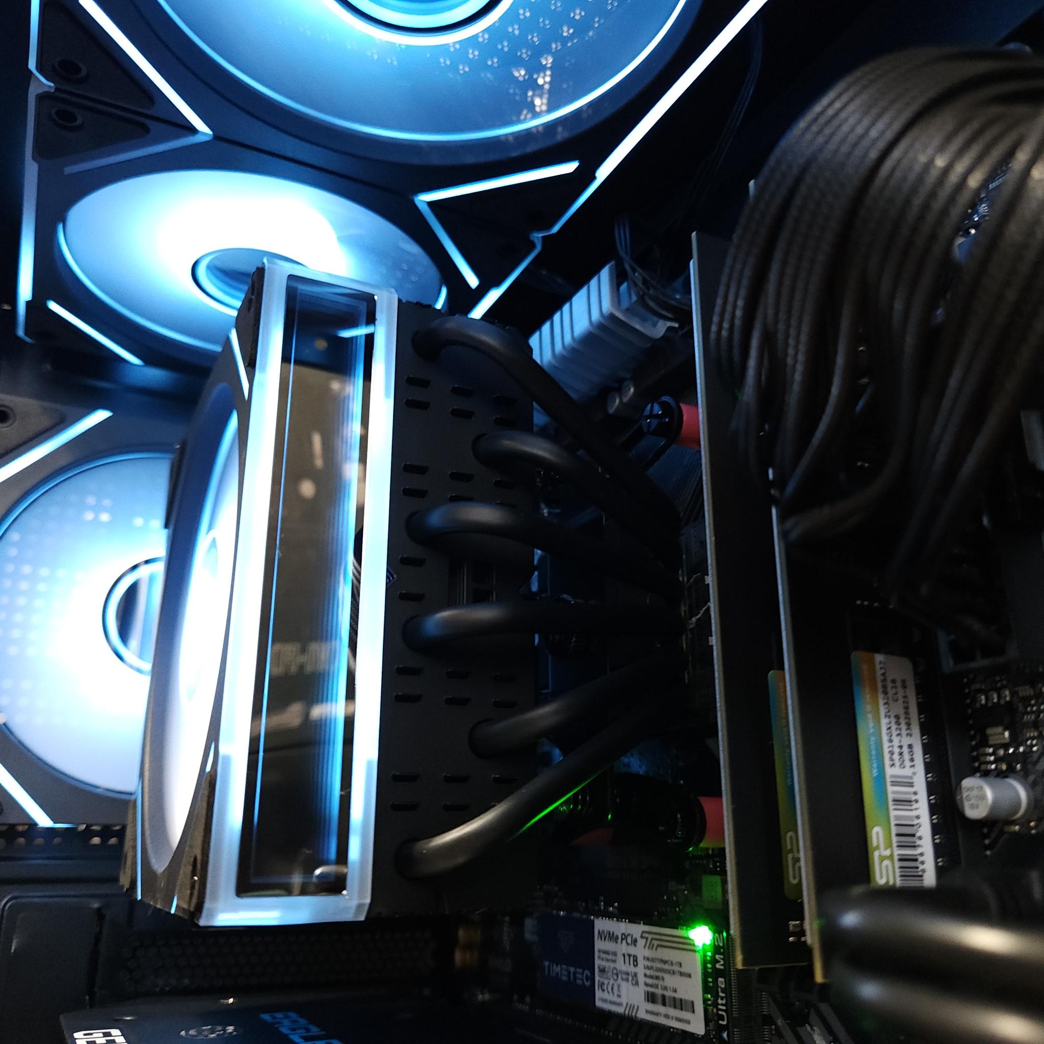RTX 3070 | Ryzen 7 3700X | 32GB DDR4 RAM 3200 MTs | 1 TB NVME SSD | 650W BRONZE | WIFI & BT