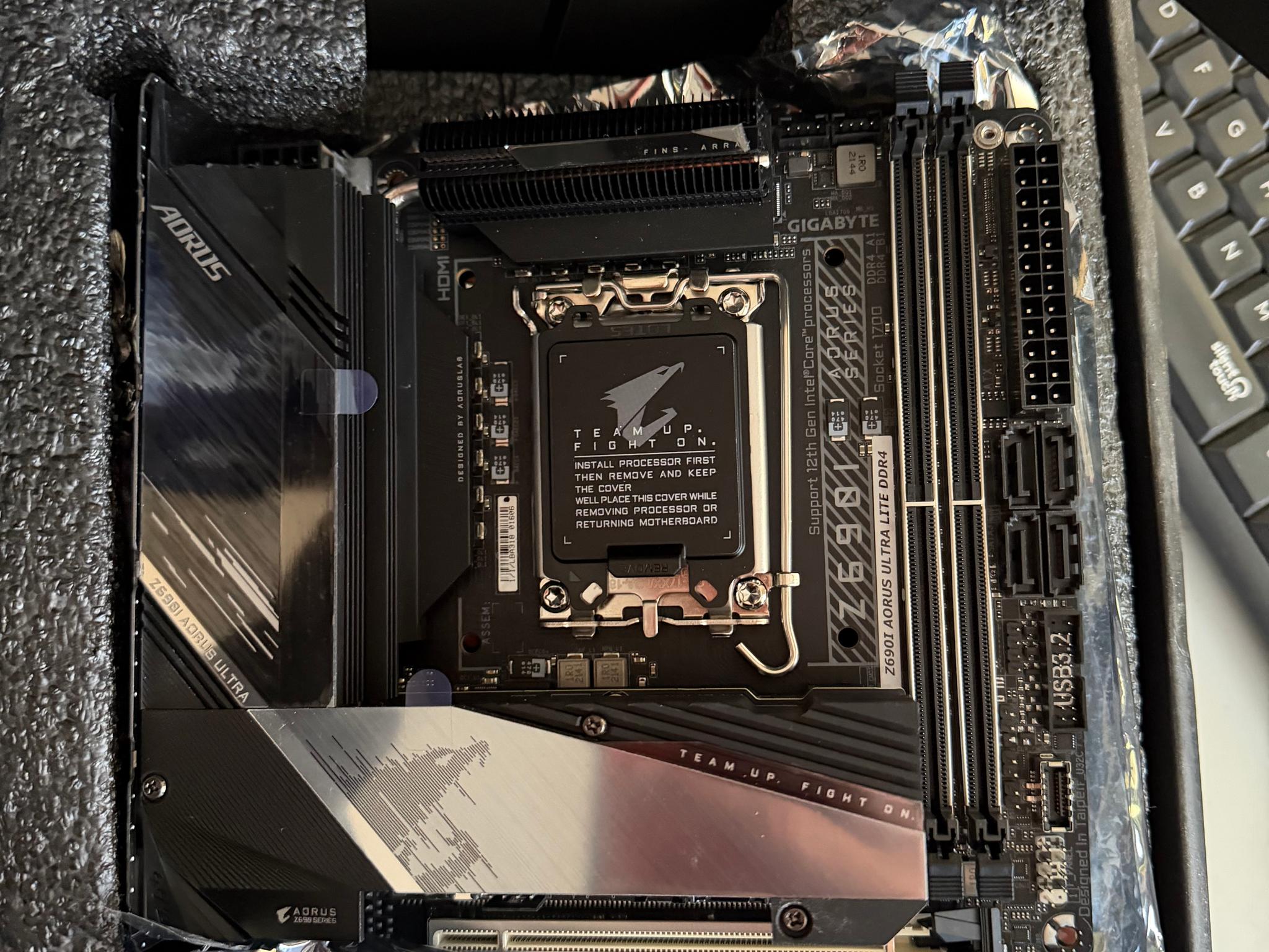 Gigabyte Aorus Z690I Aorus Ultra Lite DDR4