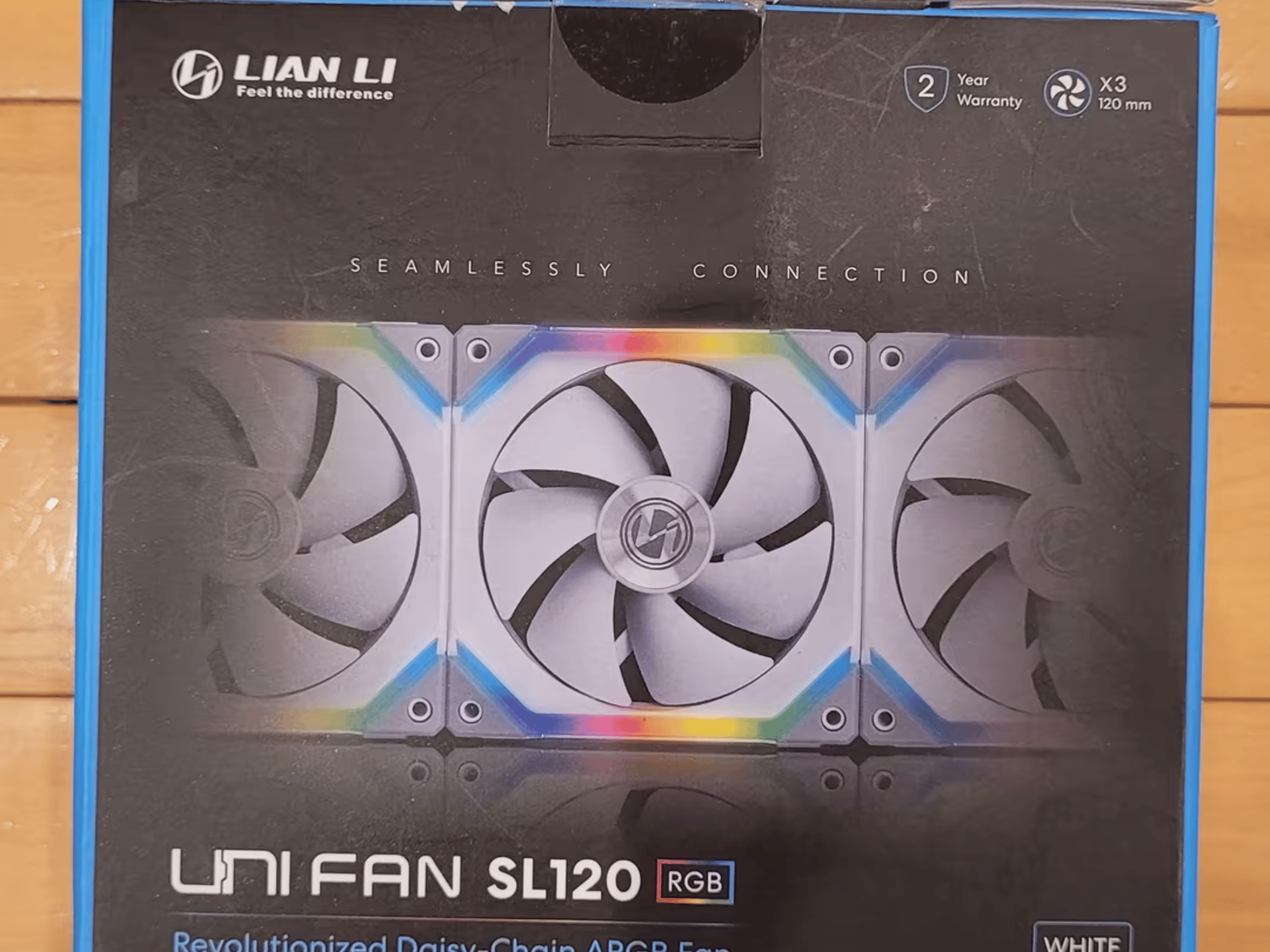 Lian Li UNI FAN SL120 3-Pack Daisy-Chain ARGB Case Fan with Controller - White