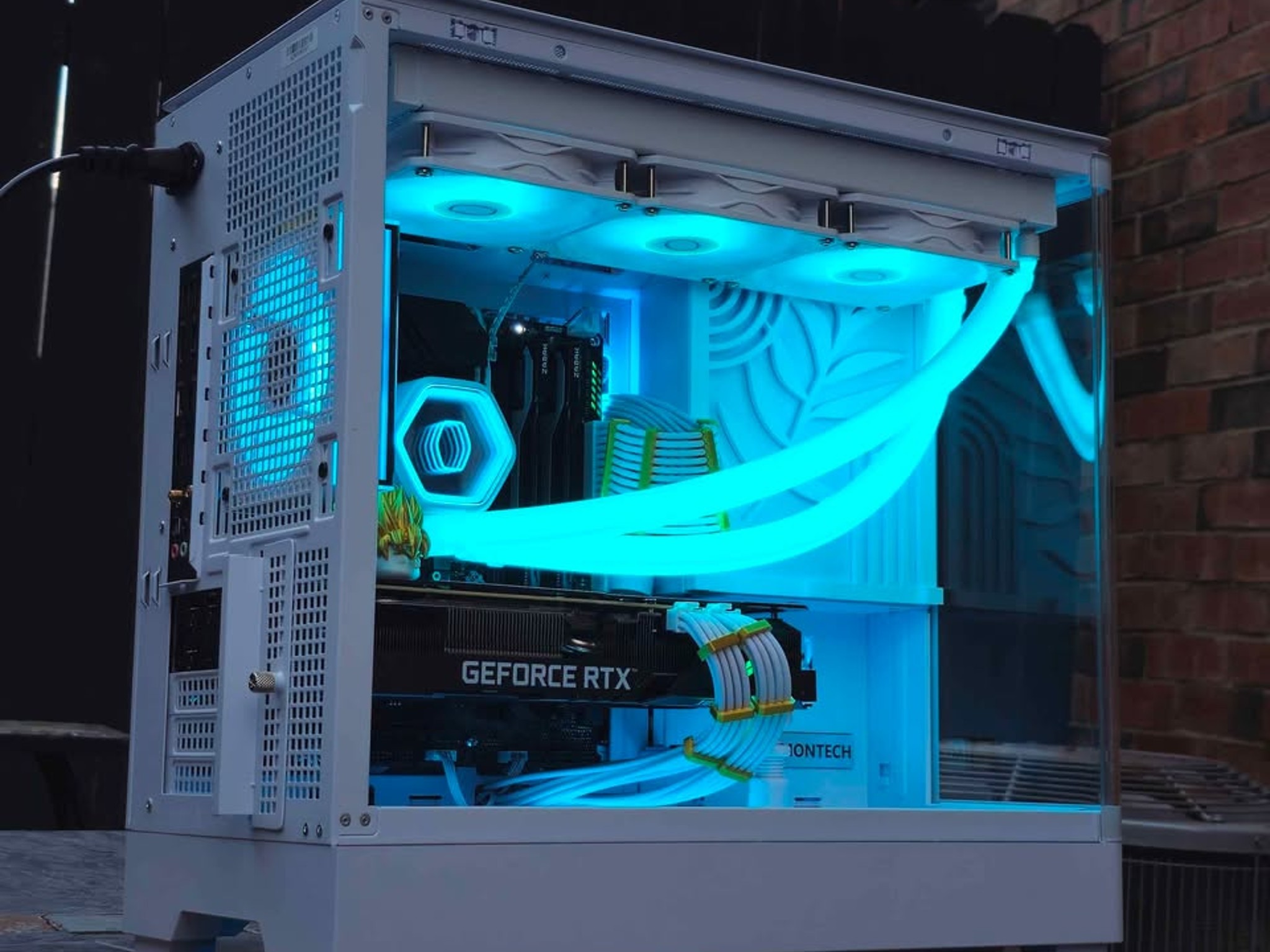 ⚜️White/Gold Custom Gaming PC • RTX 3070 Ti, Intel i7, 16GB RAM, 1TB SSD • Plug n' Play
