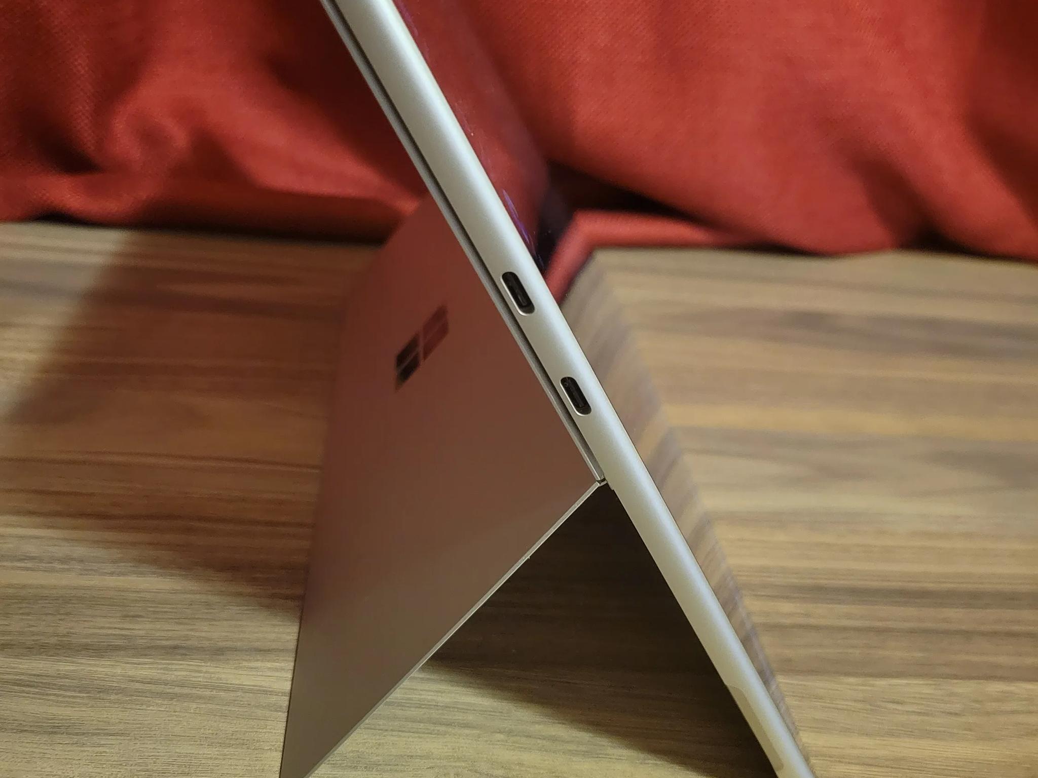 Microsoft Surface Pro 9 - 12th gen intel i5 - 128gb - 13" QHD Touch Screen