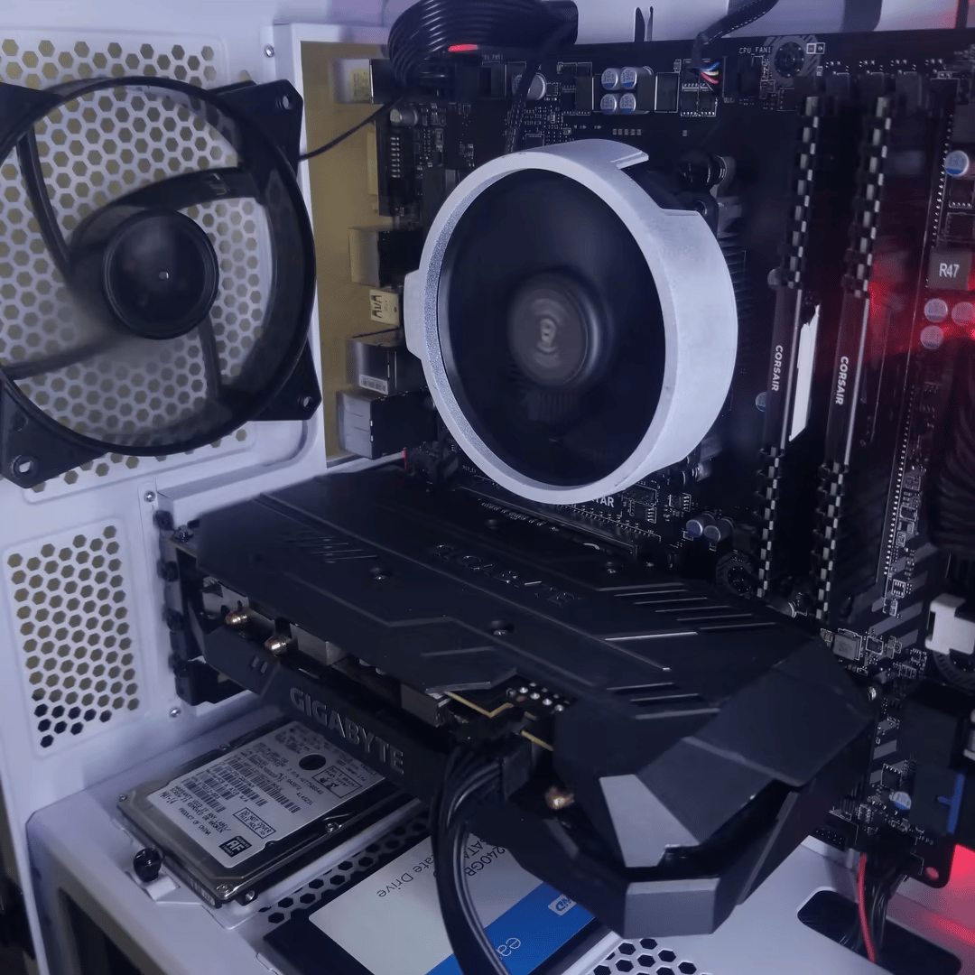 AMD Ryzen 5 2600X // AMD Radeon RX 5500XT 8GB // Corsair LPX 2x8 16GB 2400MHz