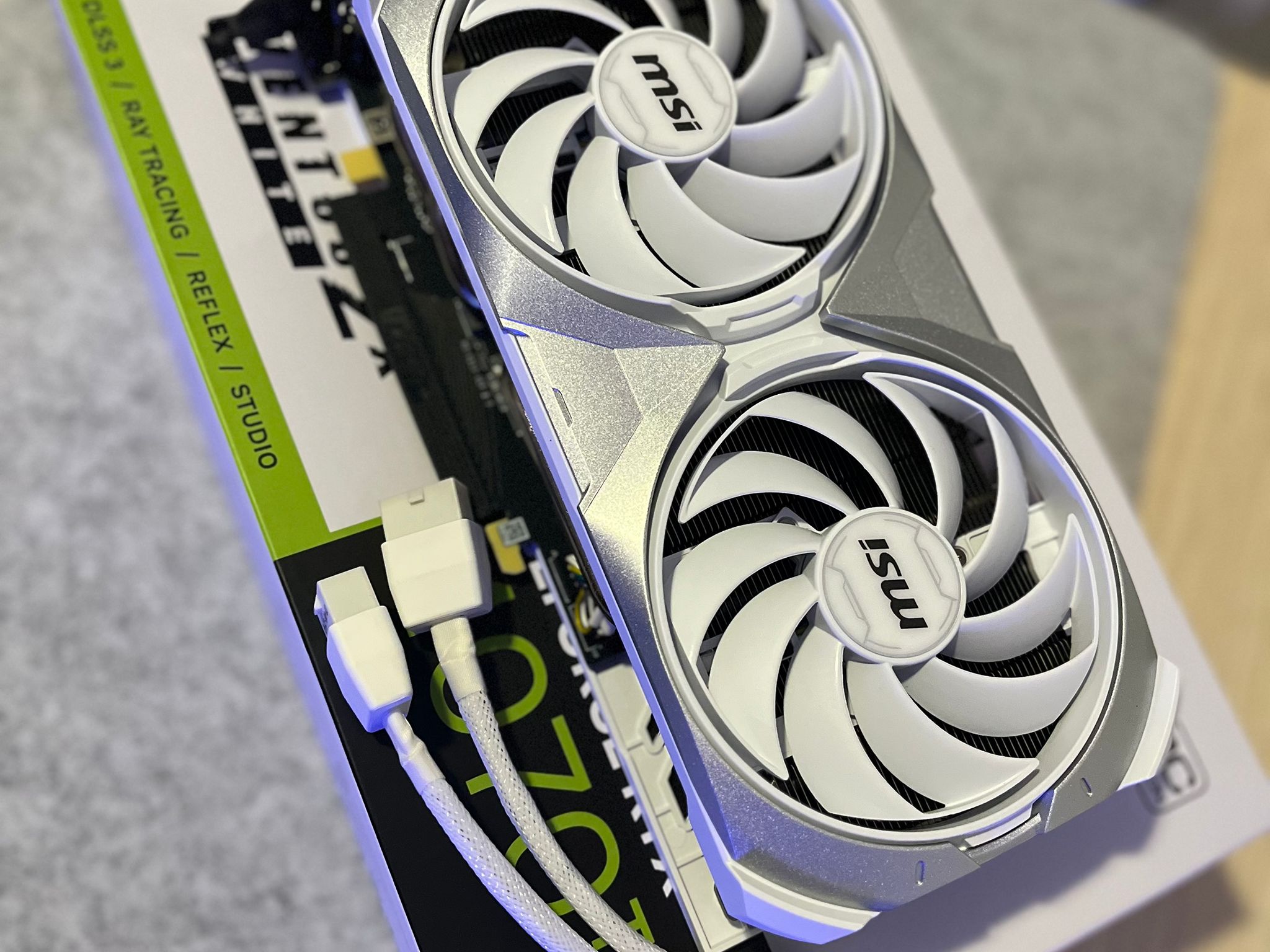 **FREE SHIPPING** MSI - GEFORCE RTX 4070 TI VENTUS 2X OC 12GB GDDR6X WHITE - GREAT CONDITION