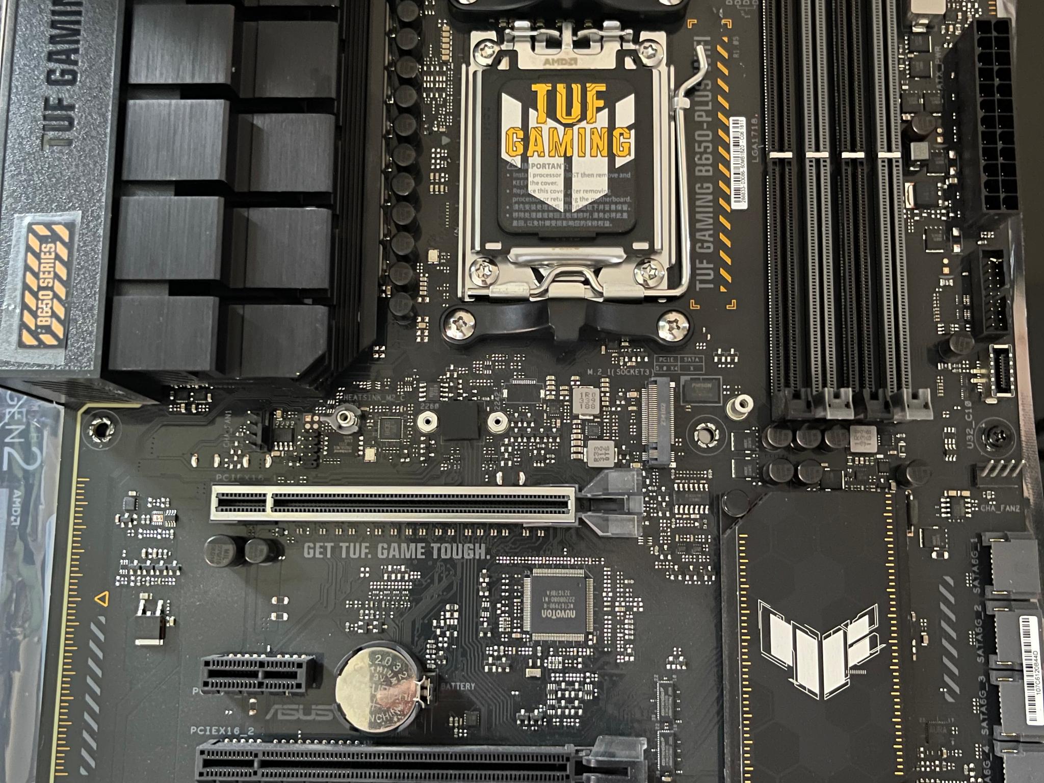 TUF GAMING B650 Plus Wifi  ( Missing Antenna)