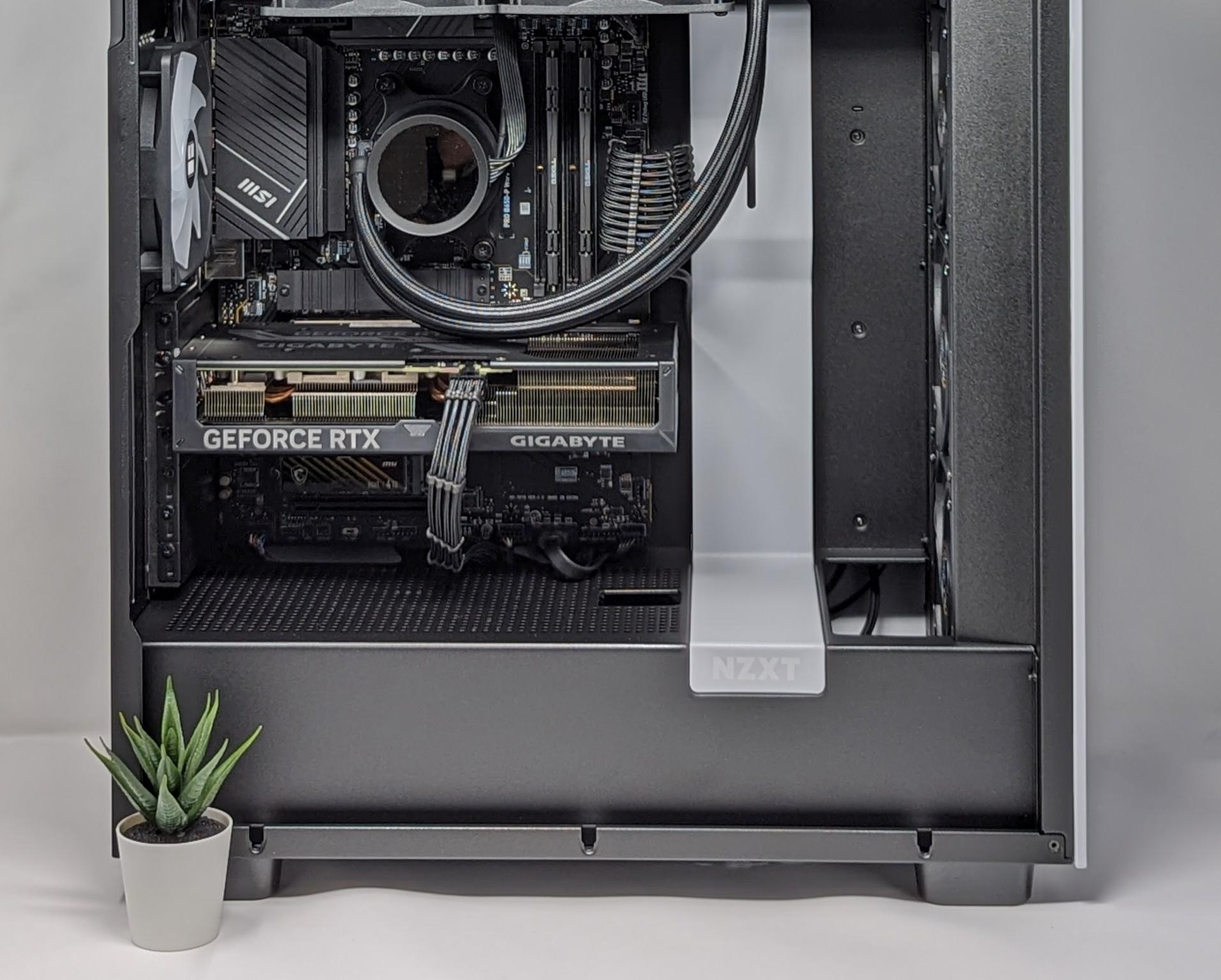RyzenFlow | Nvidia RTX 4070 | Ryzen 7 7700X | 32gb RAM | Samsung 990 Pro 1TB Gen 4 NVMe SSD