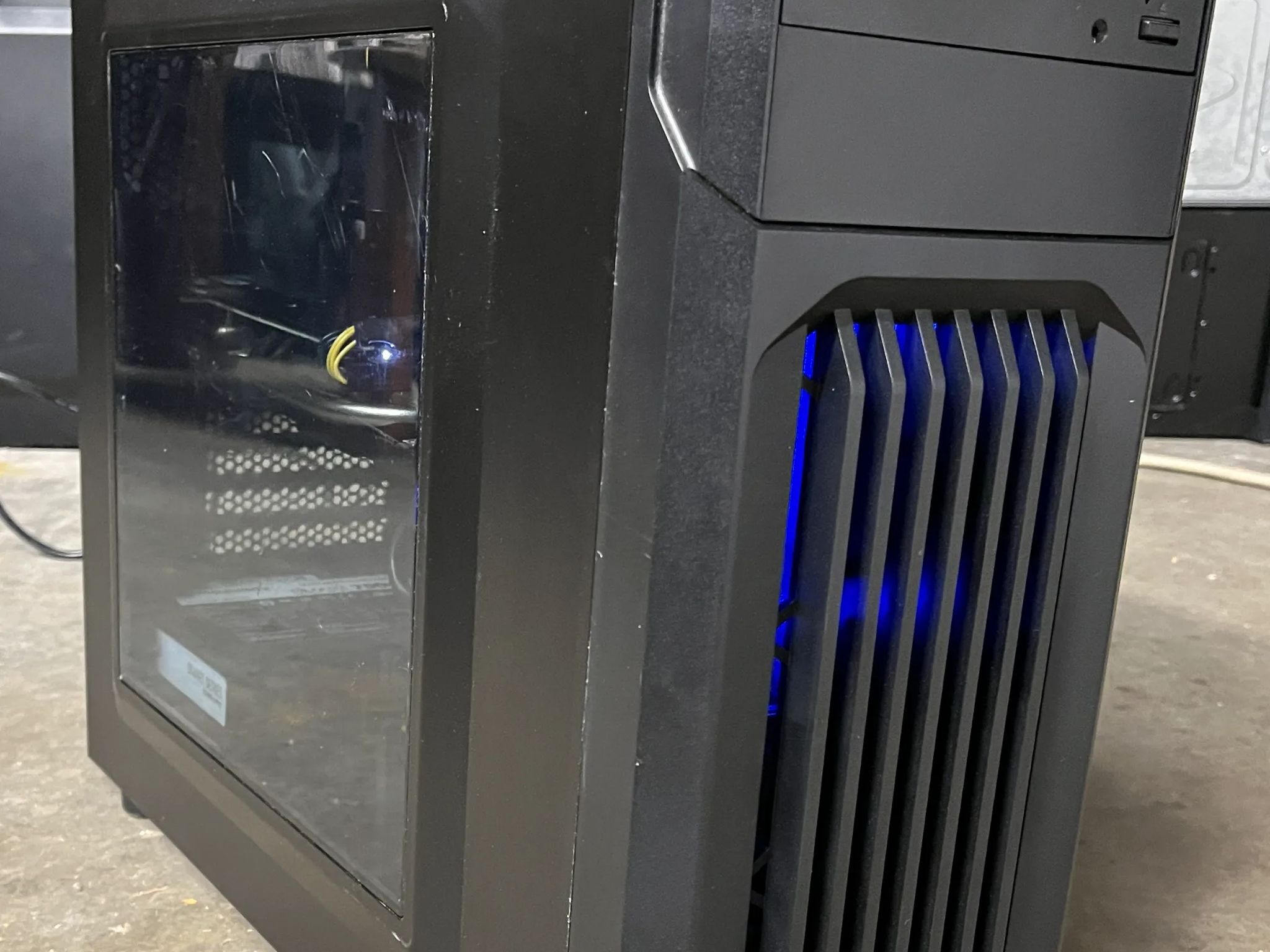 🖥️ Budget Gaming PC – GTX970,i7-4790K, 32GB RAM, 256GB SSD+1TB HDD Fast & Powerful (Minor Case Wear)