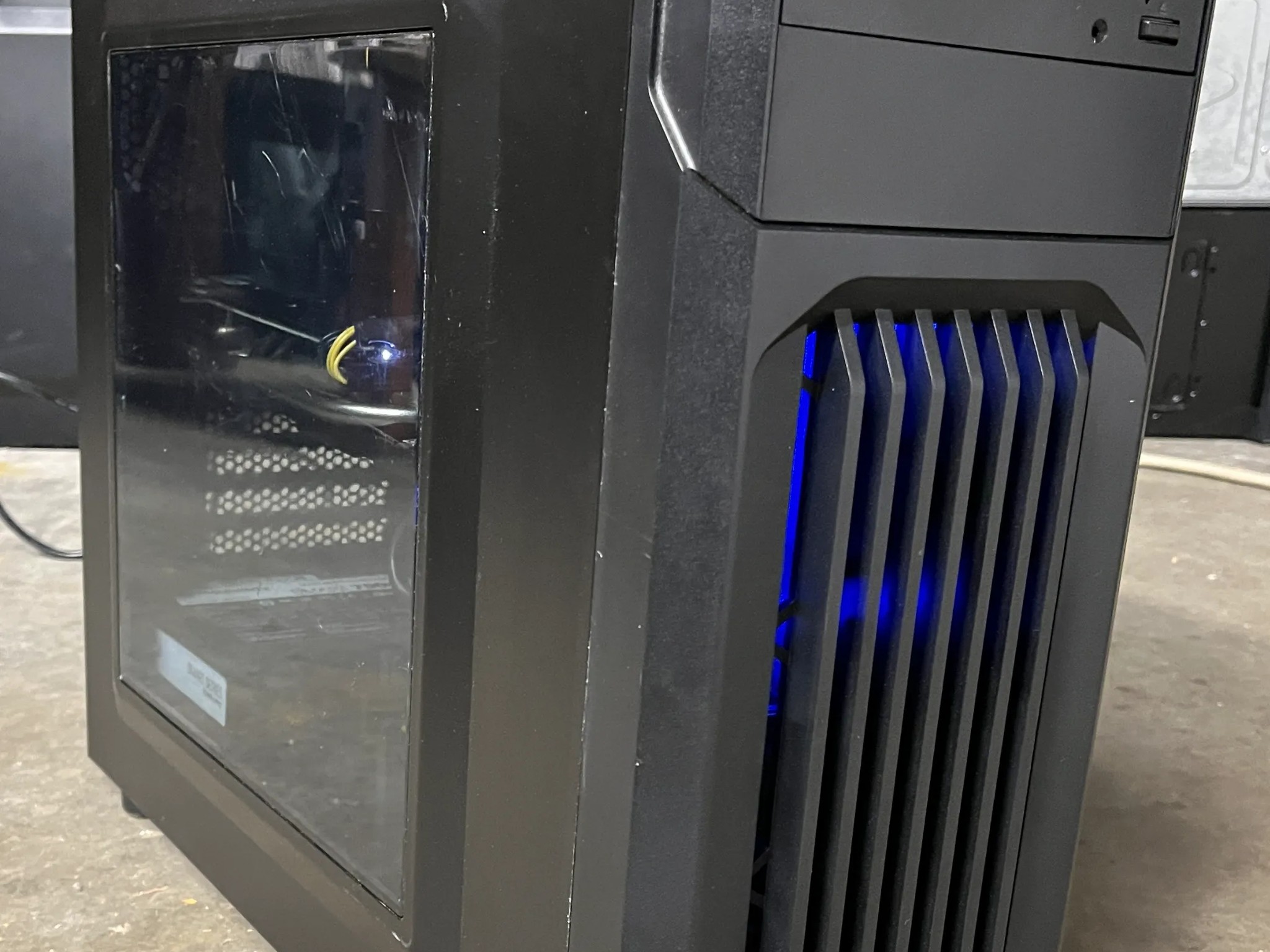 🖥️ Budget Gaming PC – GTX970,i7-4790K, 32GB RAM, 256GB SSD+1TB HDD Fast & Powerful (Minor Case Wear)
