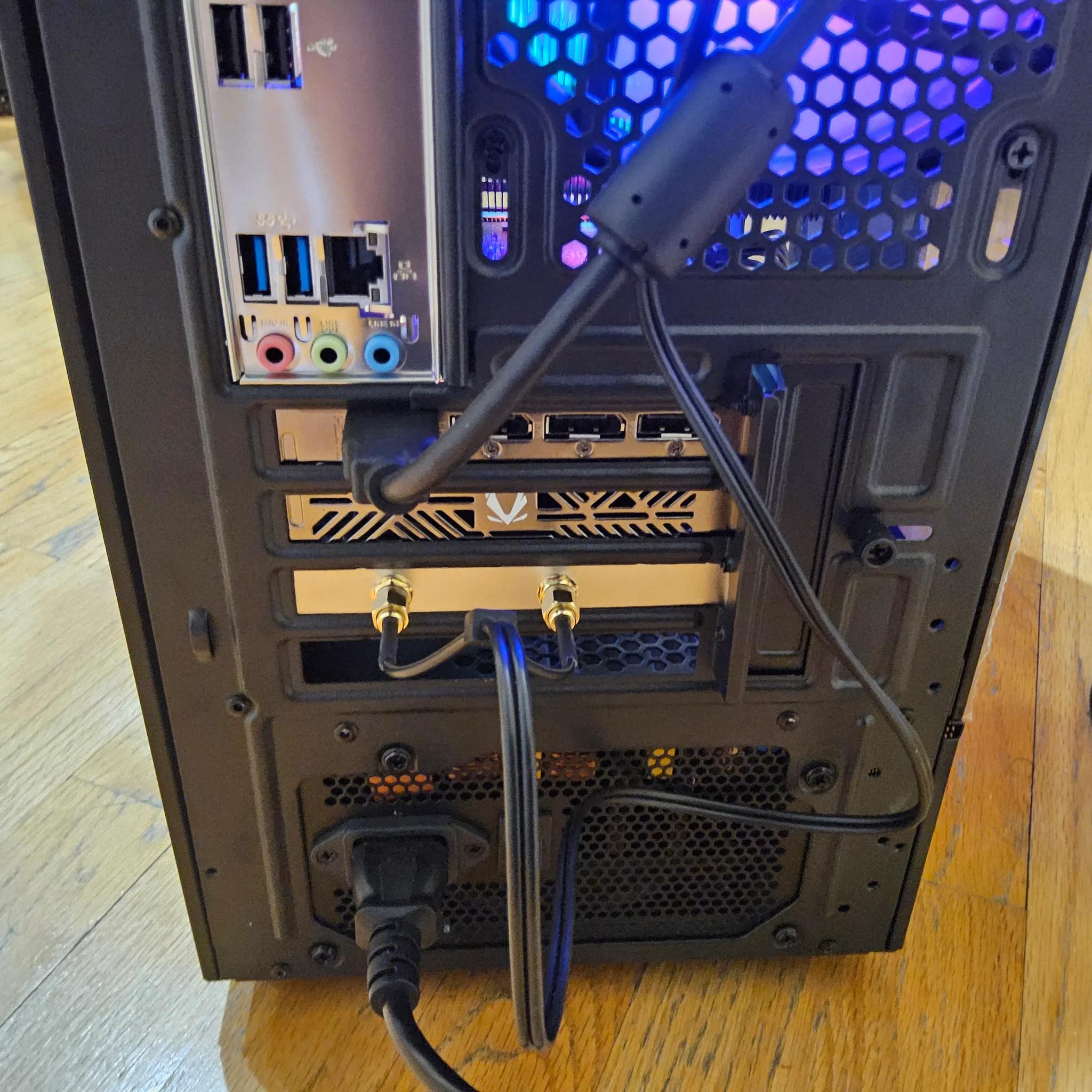 RTX 5060 / ryzen 7 5800xt / 32GB DDR4 / 1TB SSD / Windows 11 pro /  Wifi 7
