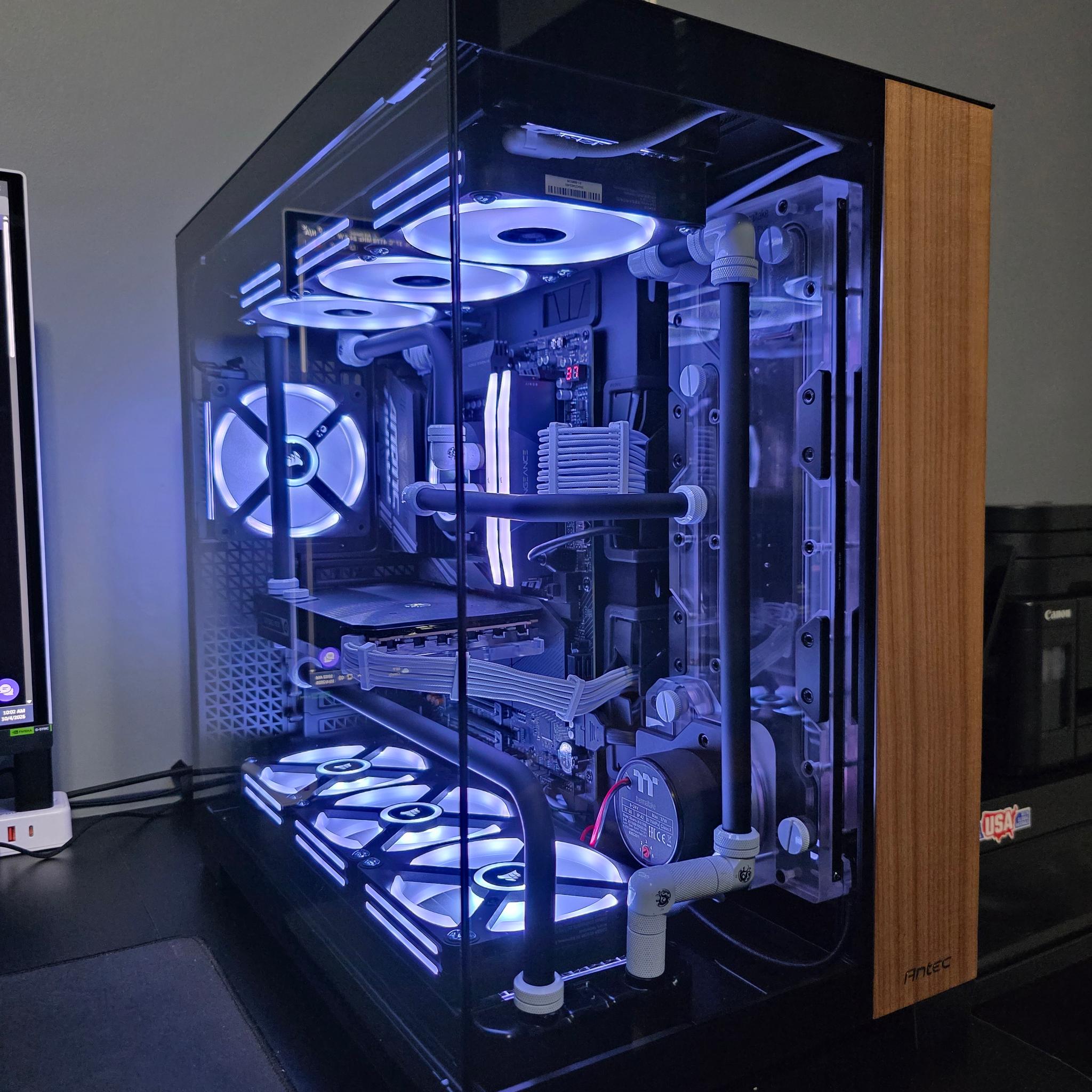GeForce RTX 5090 /Ryzen 7 9800X3D Custom Gaming / Workstation PC