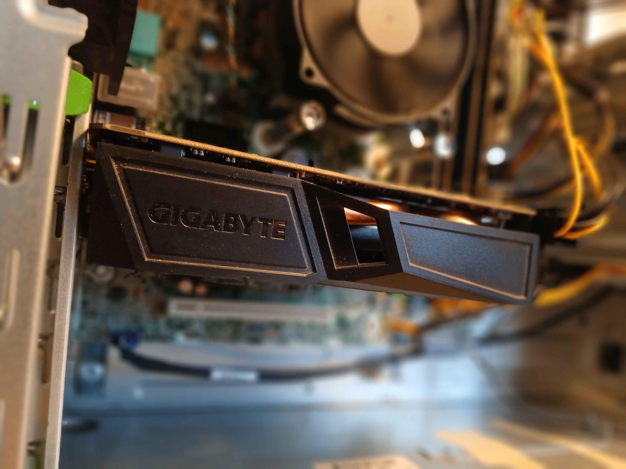 GTX 1060 (3gb) | i7-4790 (e3-1270v3) | 16gb RAM | 500GB ssd