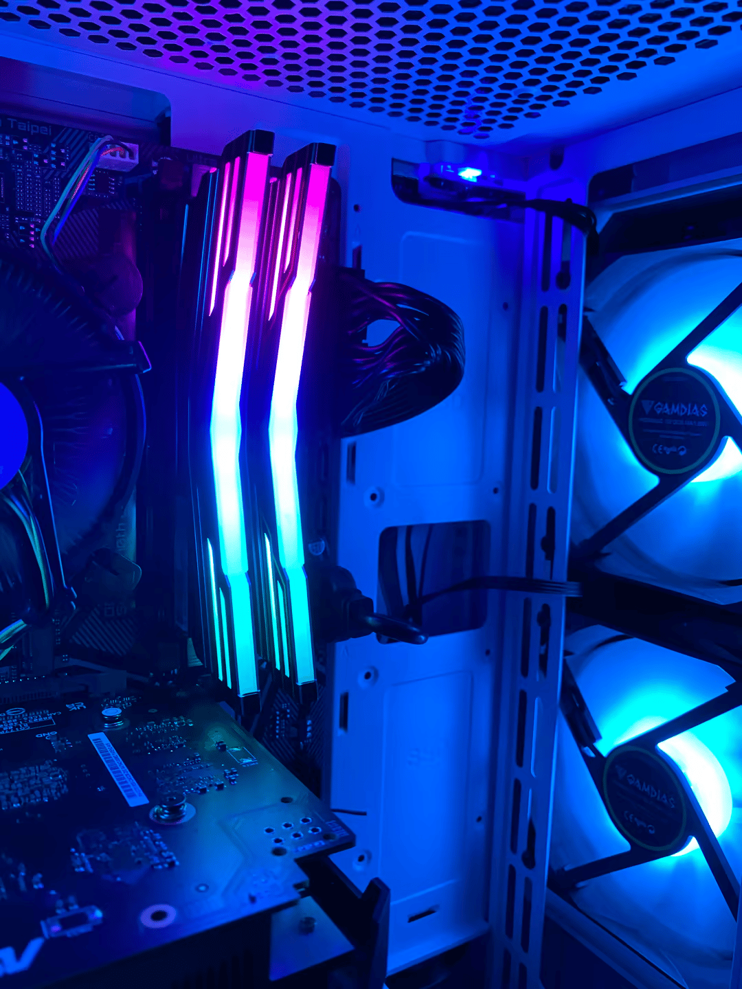 RX 6600 gaming pc, i5 10400, 16gb ram