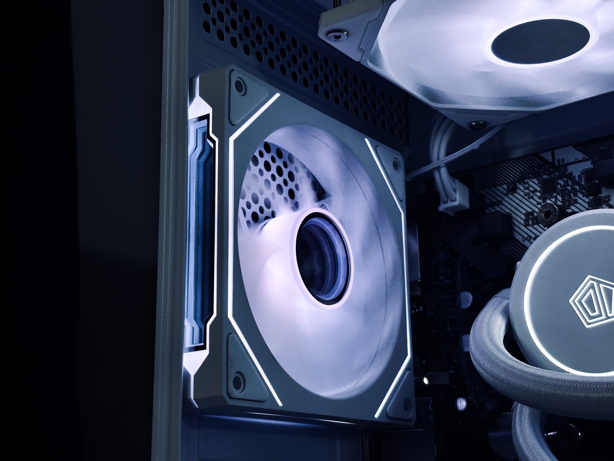 💙🤍 RTX 3060 / Ryzen 5 5500 / 1TB / 16GB Gaming PC 🤍💙