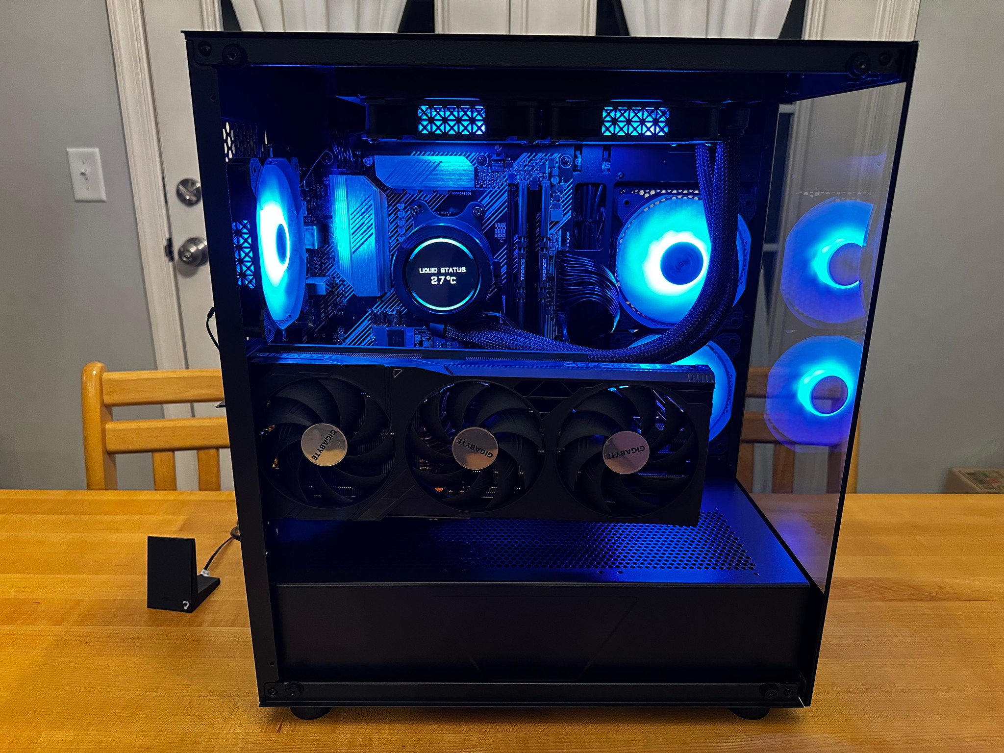 🧀🎂|RTX 4090, Ryzen 5800x3D, 32gb DDR4, 2tb NVMe, WiFi Equipped, ARGB Gaming/Streaming/Content PC!