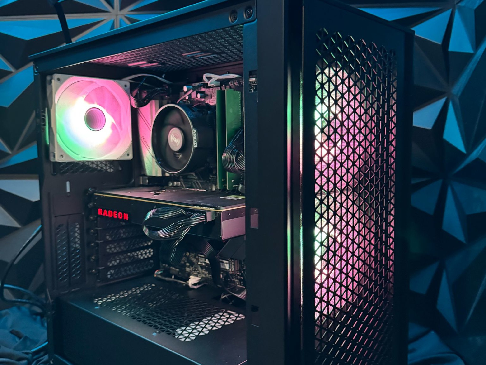 💻 Budget 64 🔥 Ryzen 5 3600| Vega 64 | 16 GB DDR4|2 TB SSD