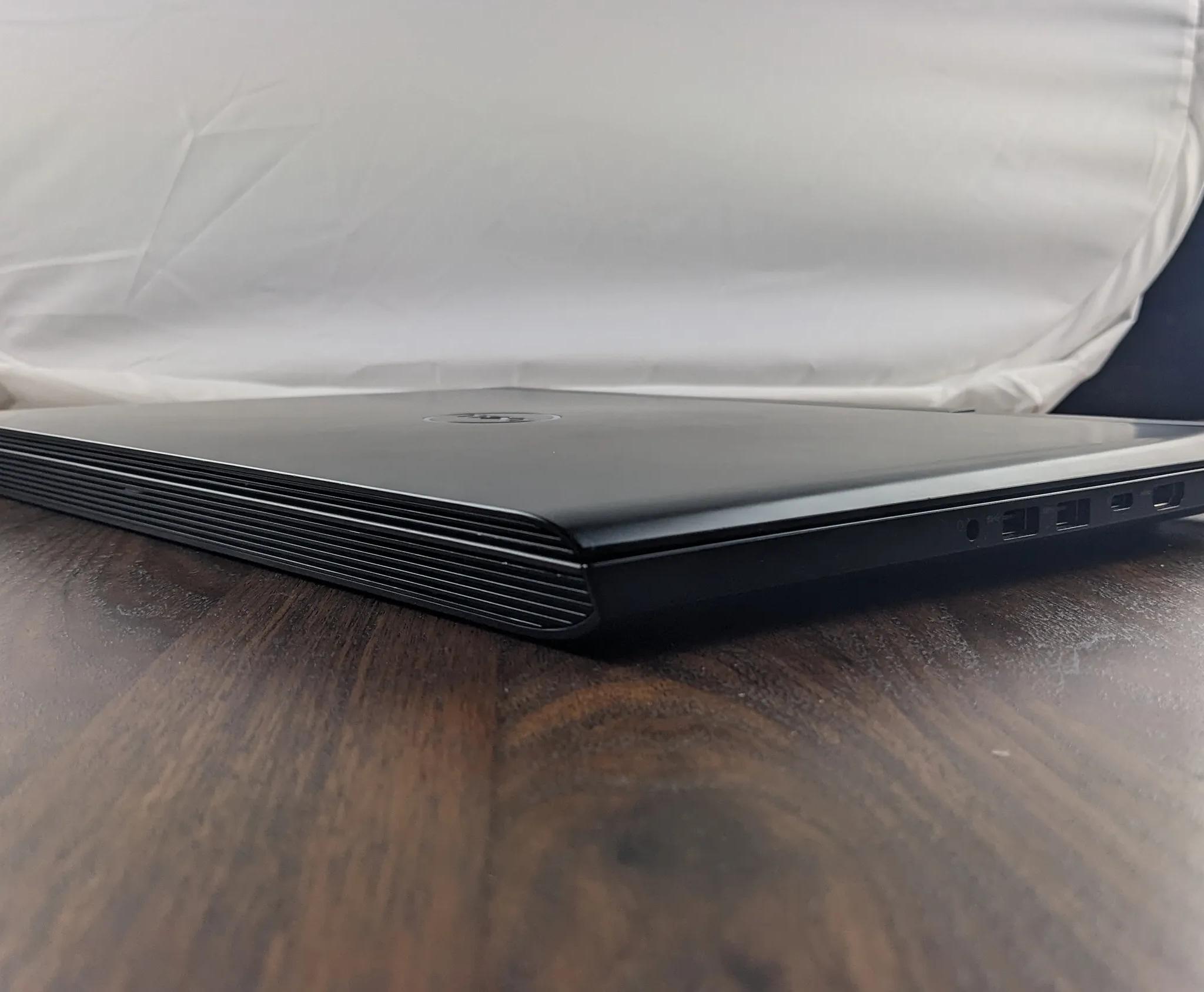 Dell G7 15.6" GTX 1060 MaxQ i7-8750H 16GB 2666mhz 1TBNVMe. Gaming Laptop