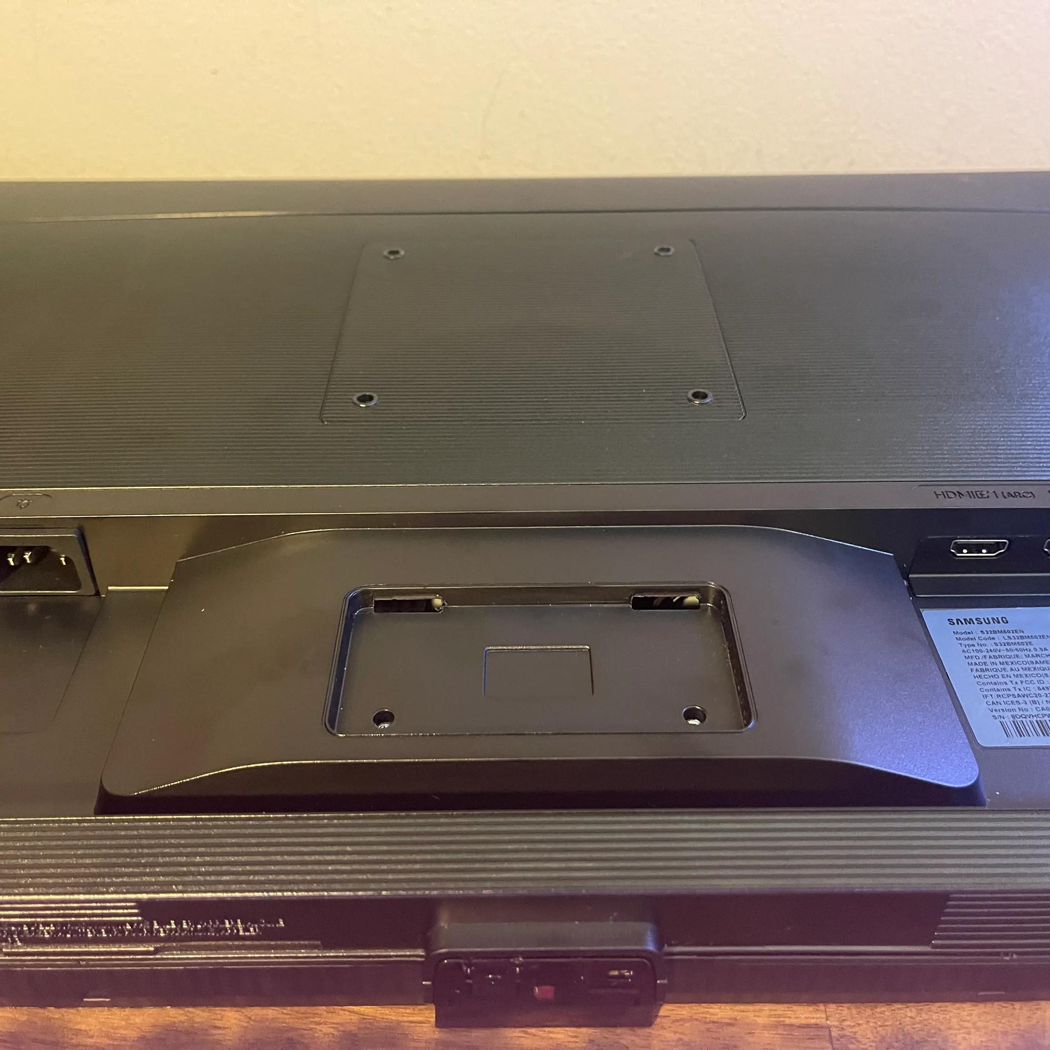 Samsung 32" 1080p 60Hz Smart Monitor w/Streaming TV