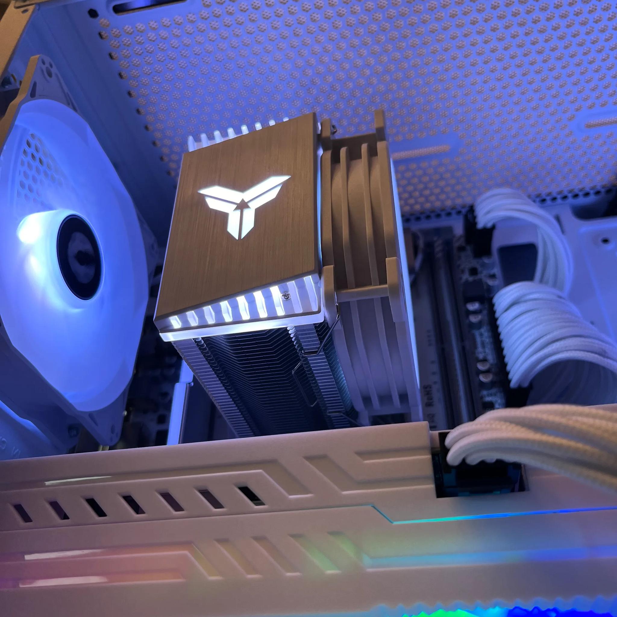 ALL WHITE GAMING PC | RX 580 | I7 5930K EQUIVALENT | 16GB DDR4 | 500GB NVME