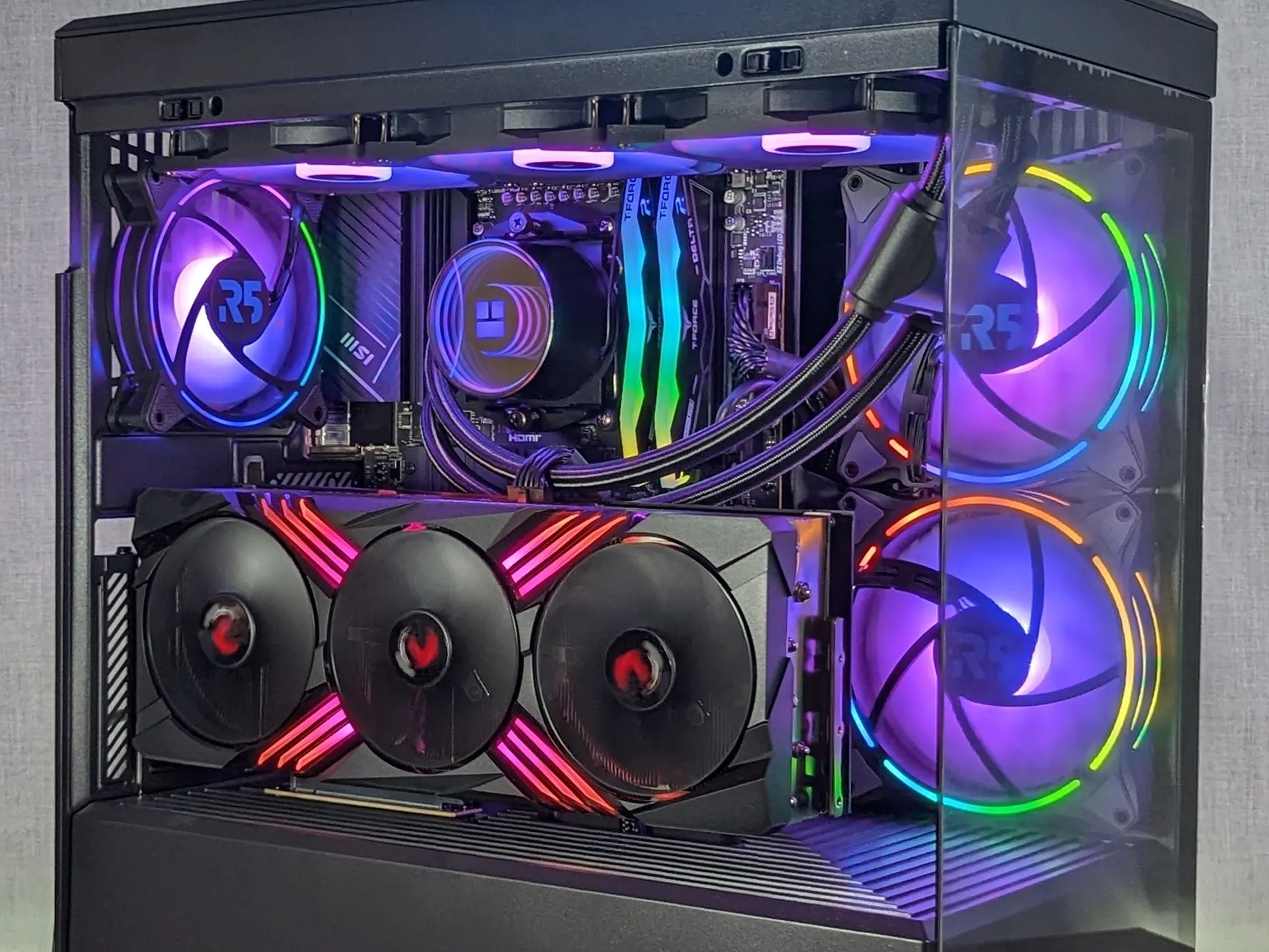 RTX 4080 // Ryzen 9 7950x // 32GB 6000Mhz DDR5 // 2TB Samsung 980 Pro // WiFi