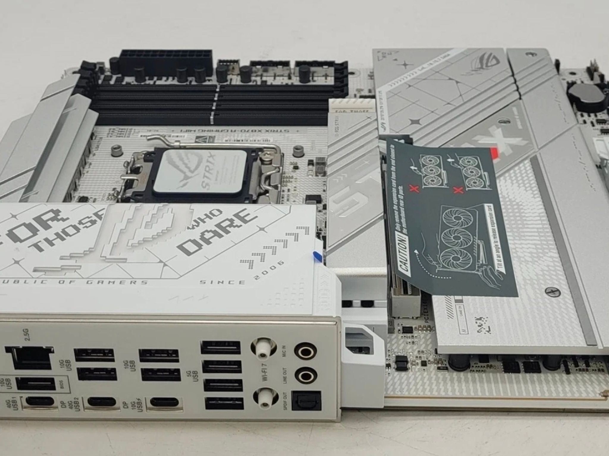 ASUS ROG STRIX X870A  GAMING WIFI + R9 7900X + 500GB NMVE AMD AM5 DDR5 PCIE 5.0