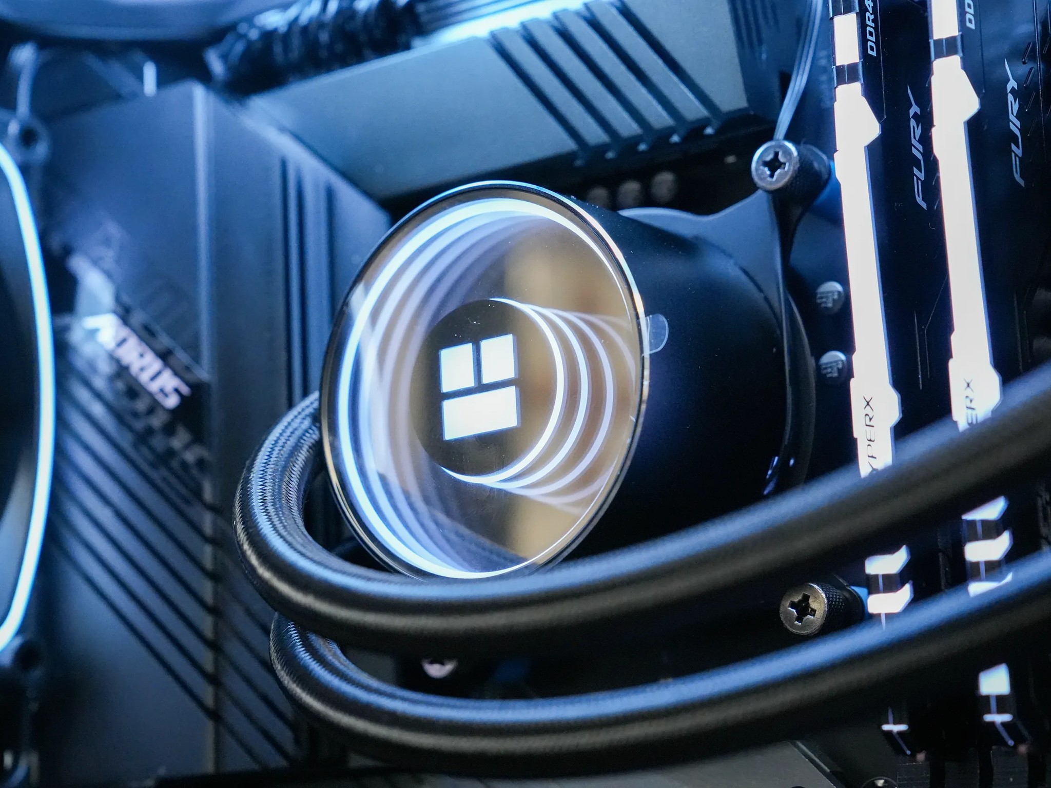 ⚫⚪ i7-12700K | RTX 3070 | 16GB 3733MHz CL19 | 2TB SSD | Black/White Mid-Range Gaming PC