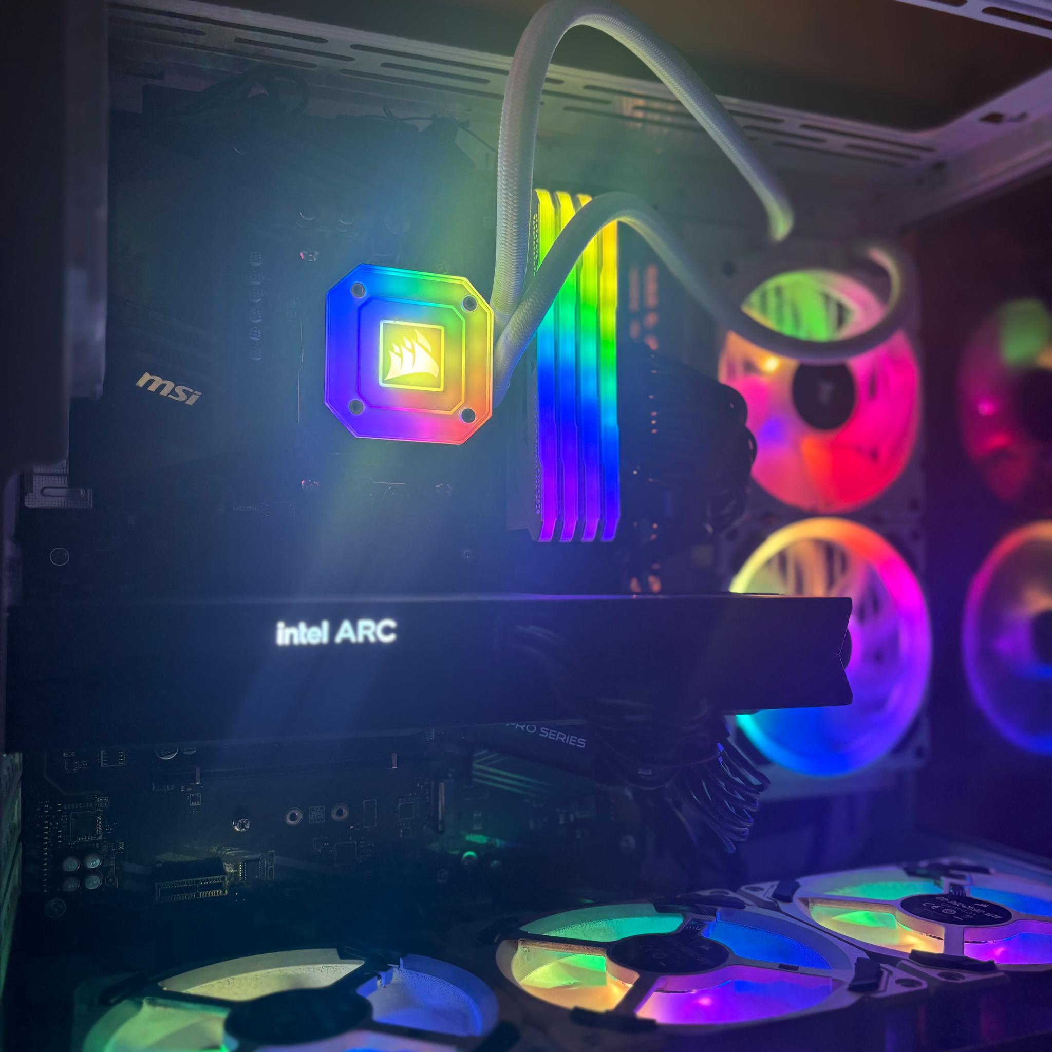 ALL WHITE | 1080p PC | B580 | R7 3700x | 32gb RAM | 2tb Storage