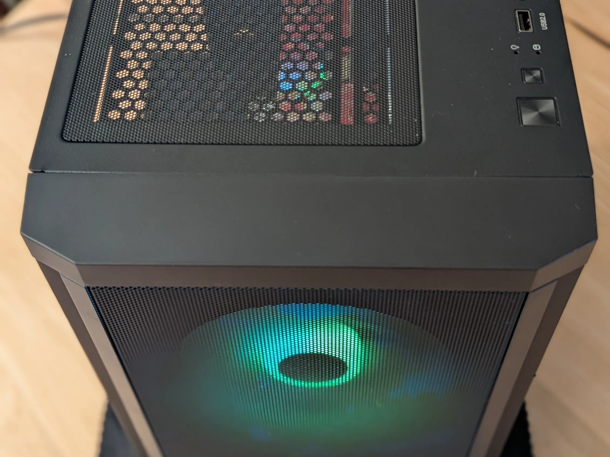 Hydra – 5700 XT / Ryzen 5 5500 – 16GB RAM, 1TB NVMe, 650W Gold – MicroATX Gaming PC