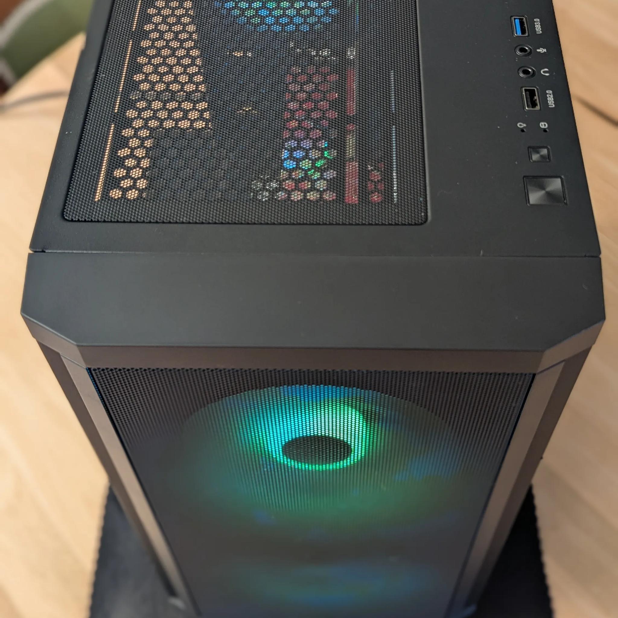 Hydra – 5700 XT / Ryzen 5 5500 – 16GB RAM, 1TB NVMe, 650W Gold – MicroATX Gaming PC