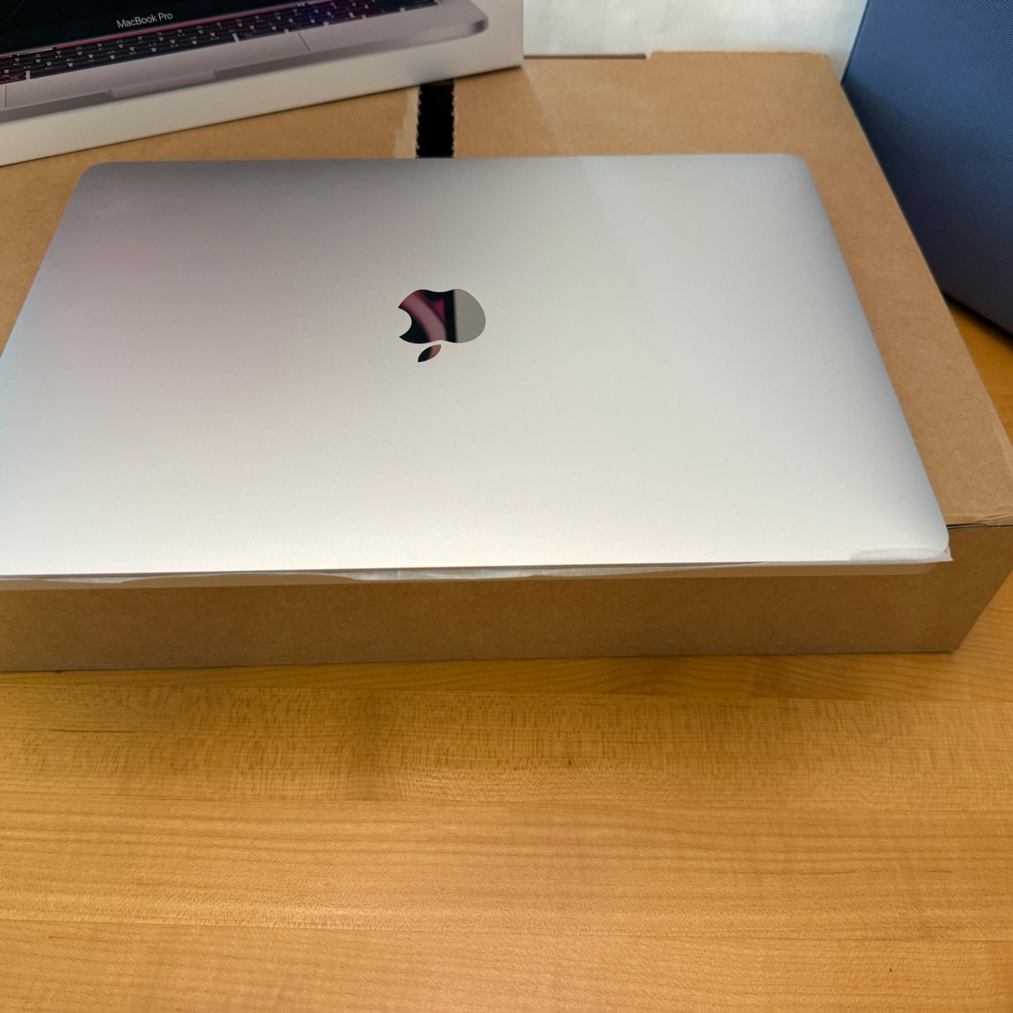 M1 Macbook Pro 13” 8gb 256gb