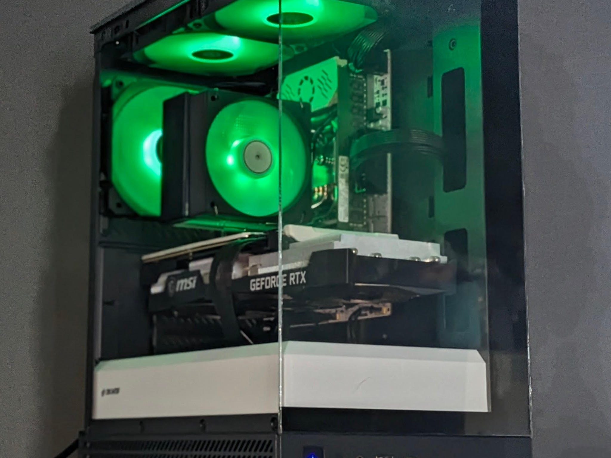 シャチ  ⚫⚪RTX 3070⚫⚪32GB DDR4 RAM⚫⚪Intel(8-cores/16-threads)⚫⚪1tb Nvme⚫⚪Windows 11 Pro