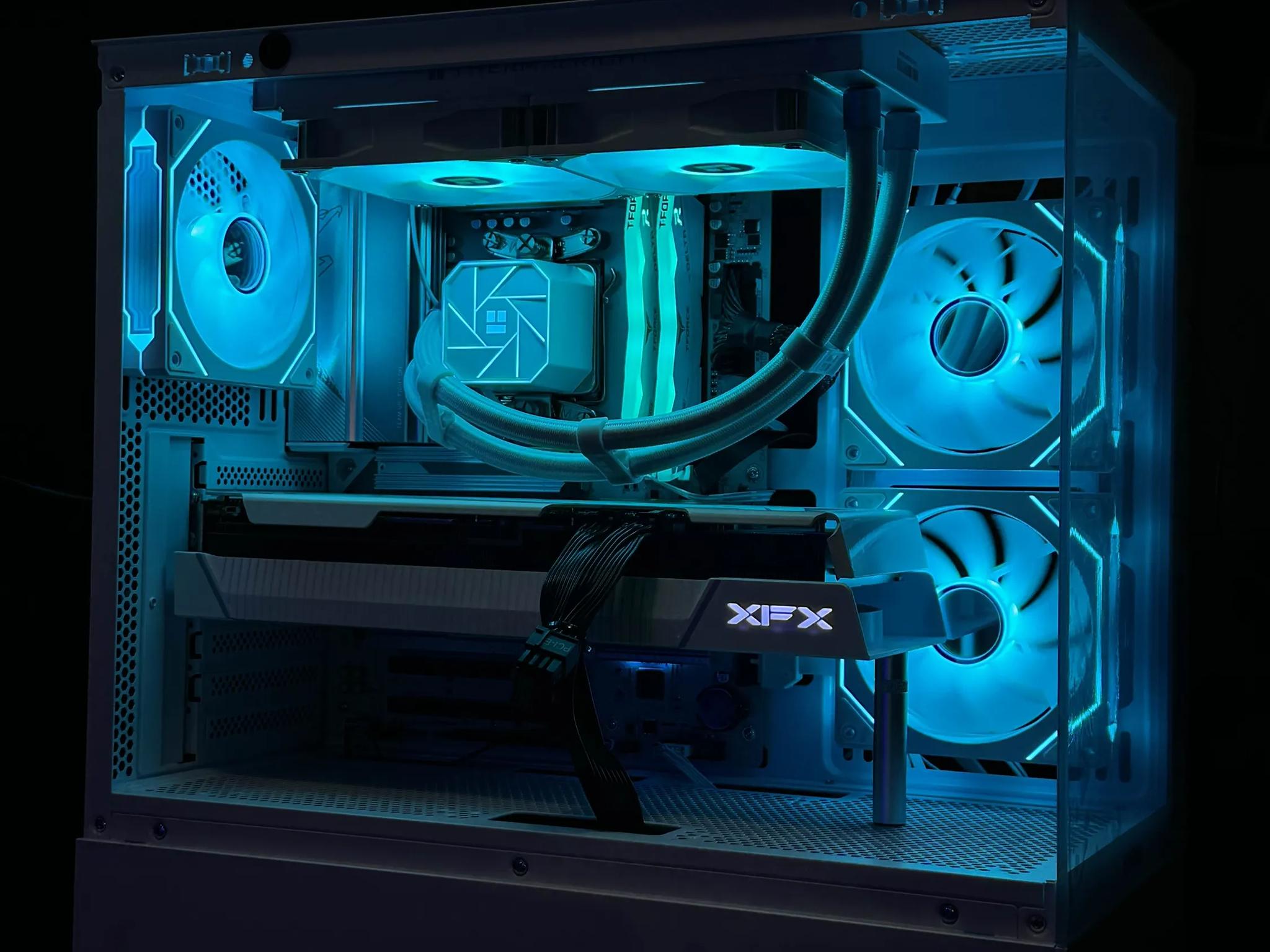 Frostbyte - RYZEN 5 7500F | RX 7800 XT | 1 TB SSD | 32 GB DDR5 | Gigabyte B650 AORUS ELITE AX ICE