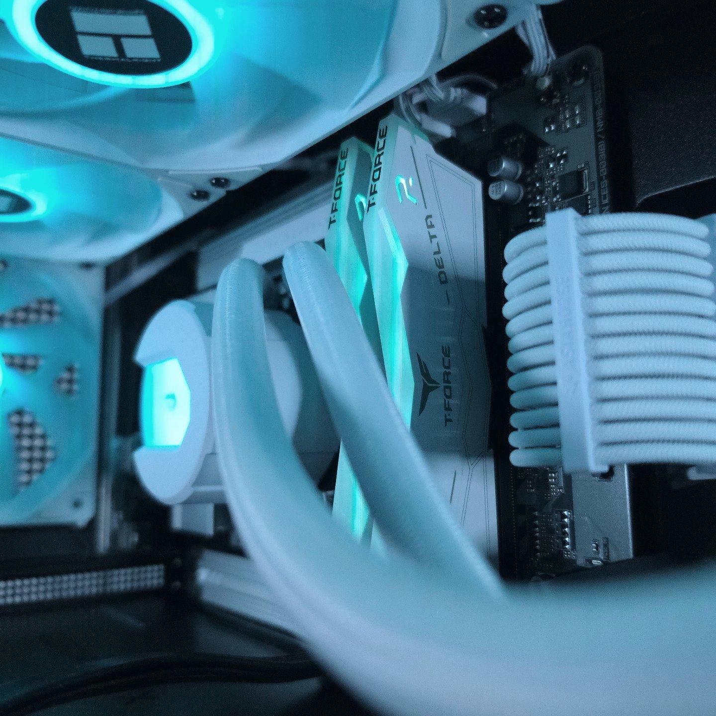RTX 4070 Ti Super 💚 Core Ultra 7 265F
