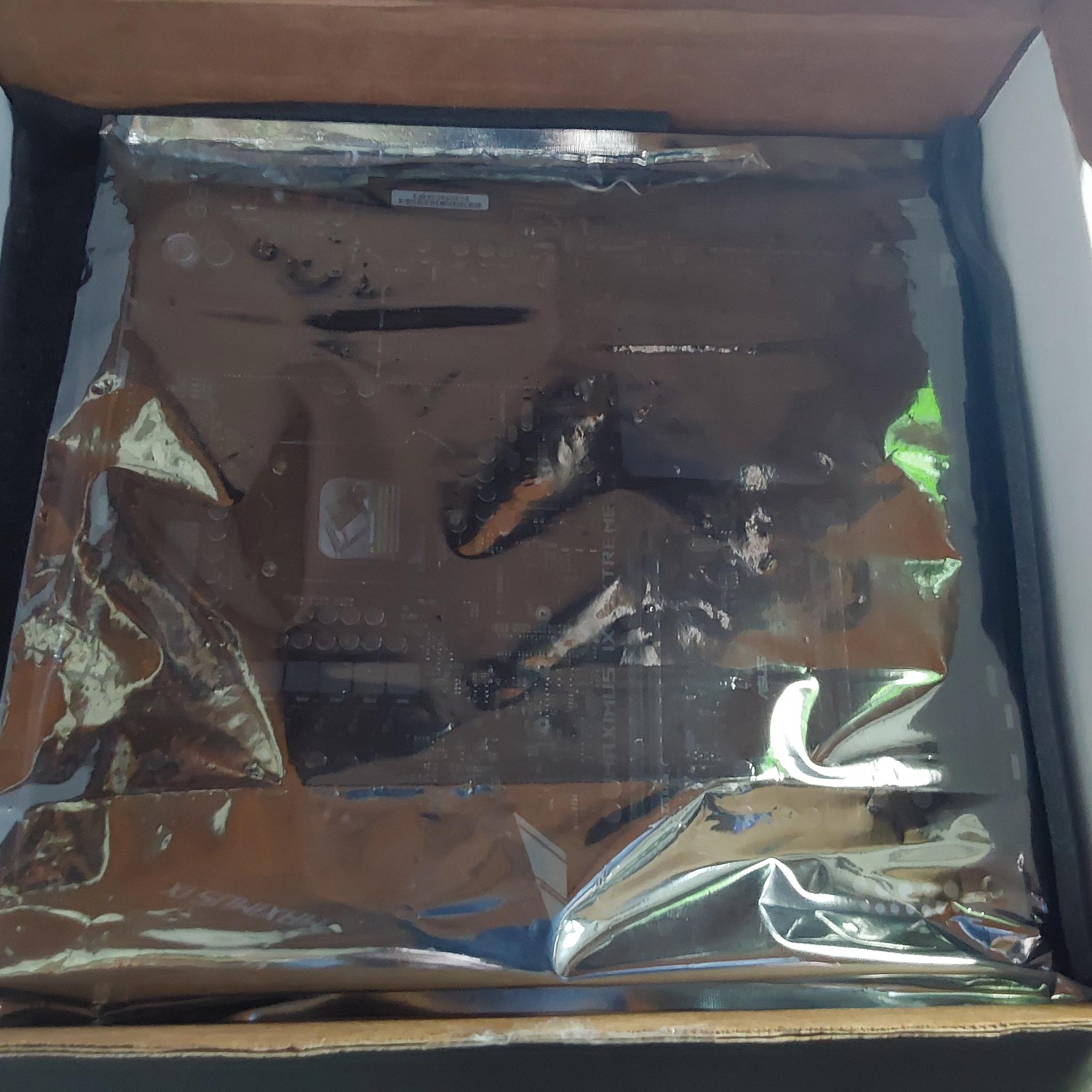 ASUS ROG Maximus IX Extreme Z270 LGA 1151 Intel DDR4 EATX Motherboard