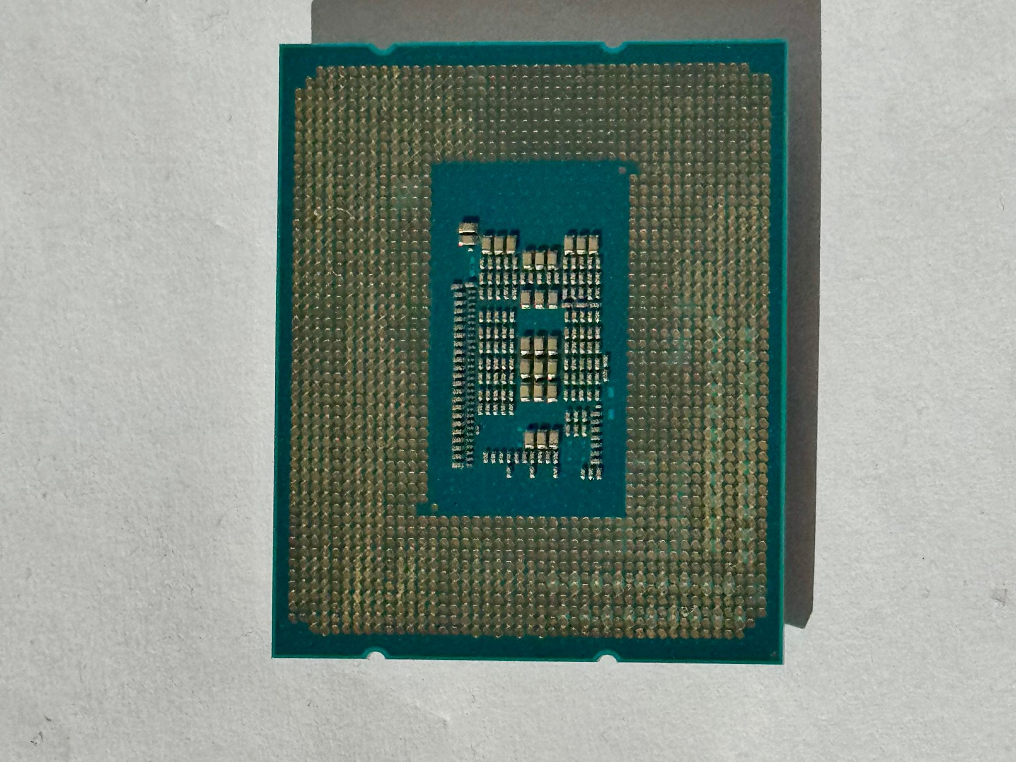 Intel Core i3-12100