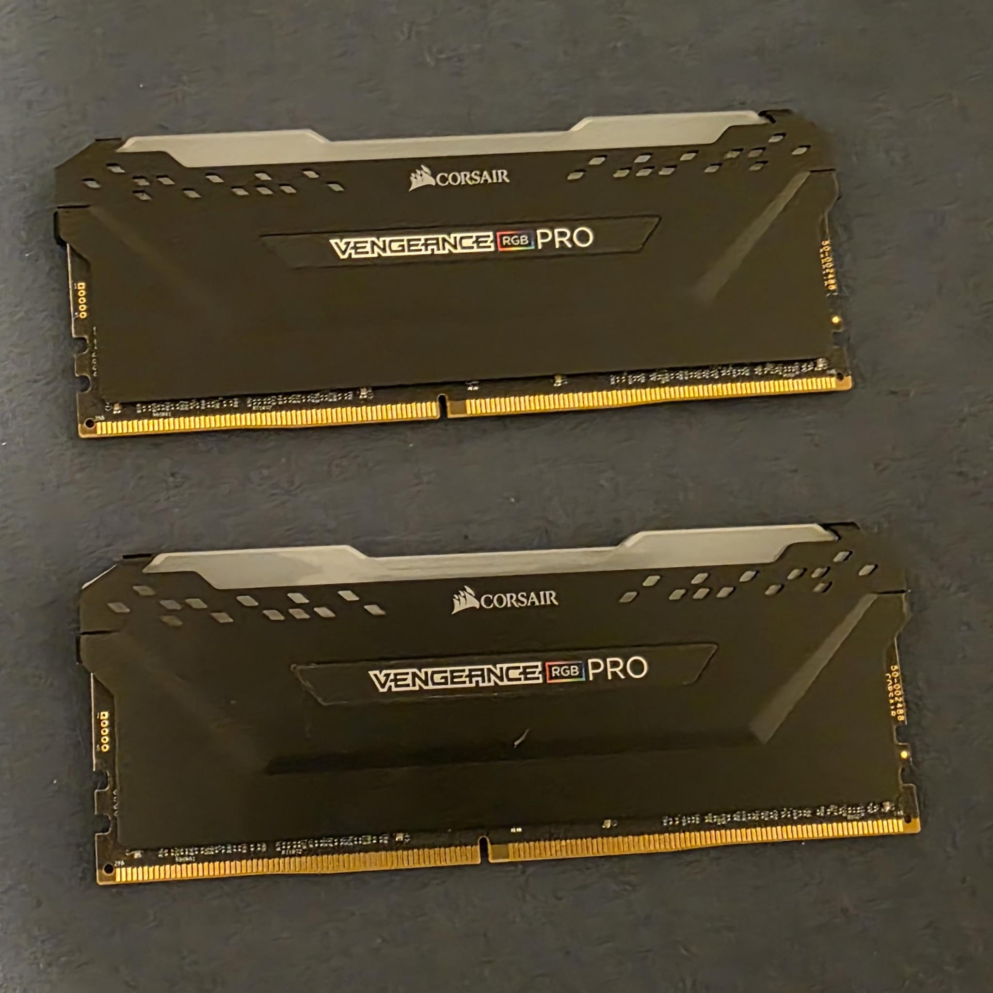 CORSAIR VENGEANCE RGB PRO 32GB (2x16GB) DDR4 3600MHz RAM Kit - Like New