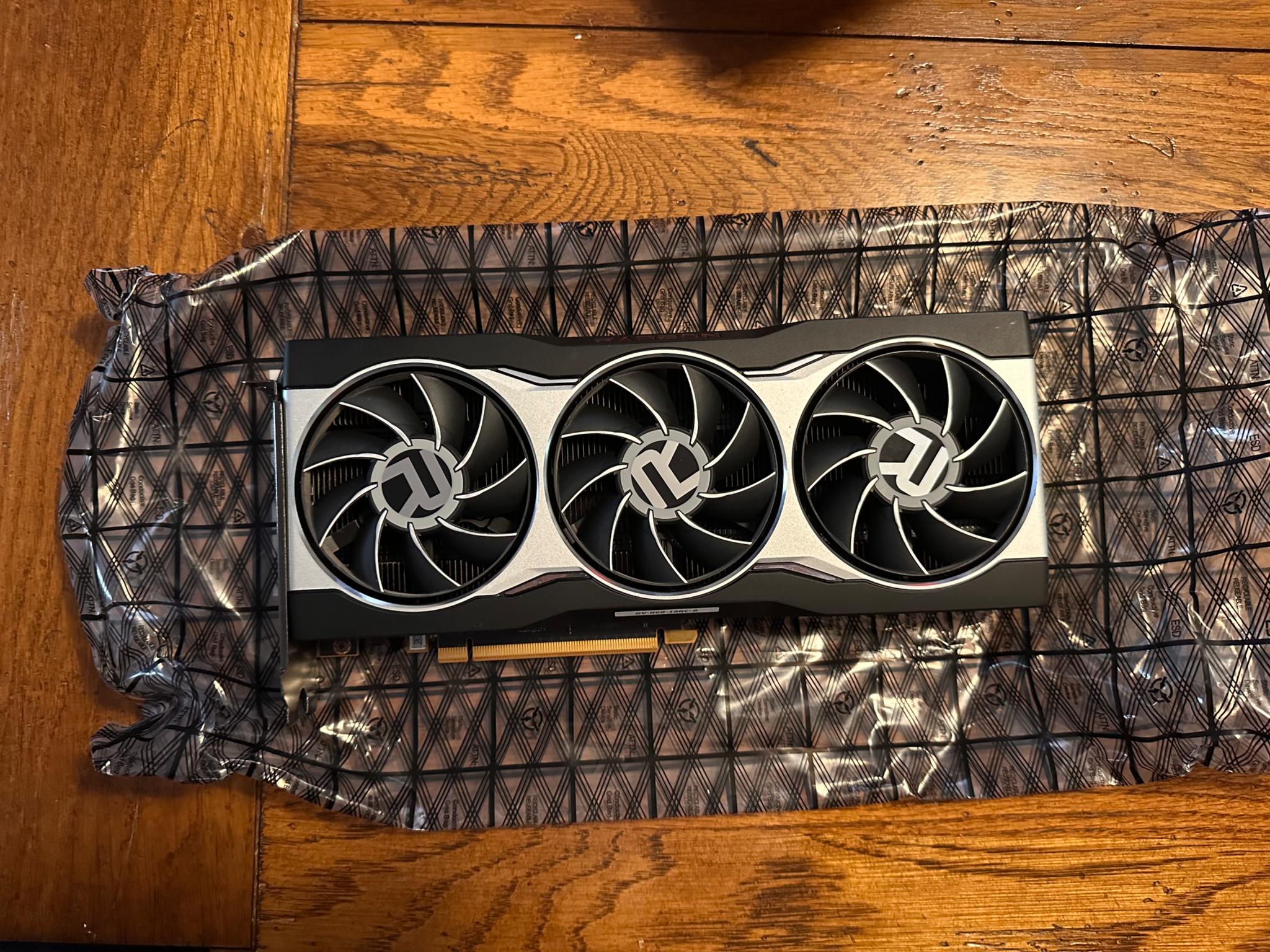 Radeon™ RX 6800 16G Reference Card
