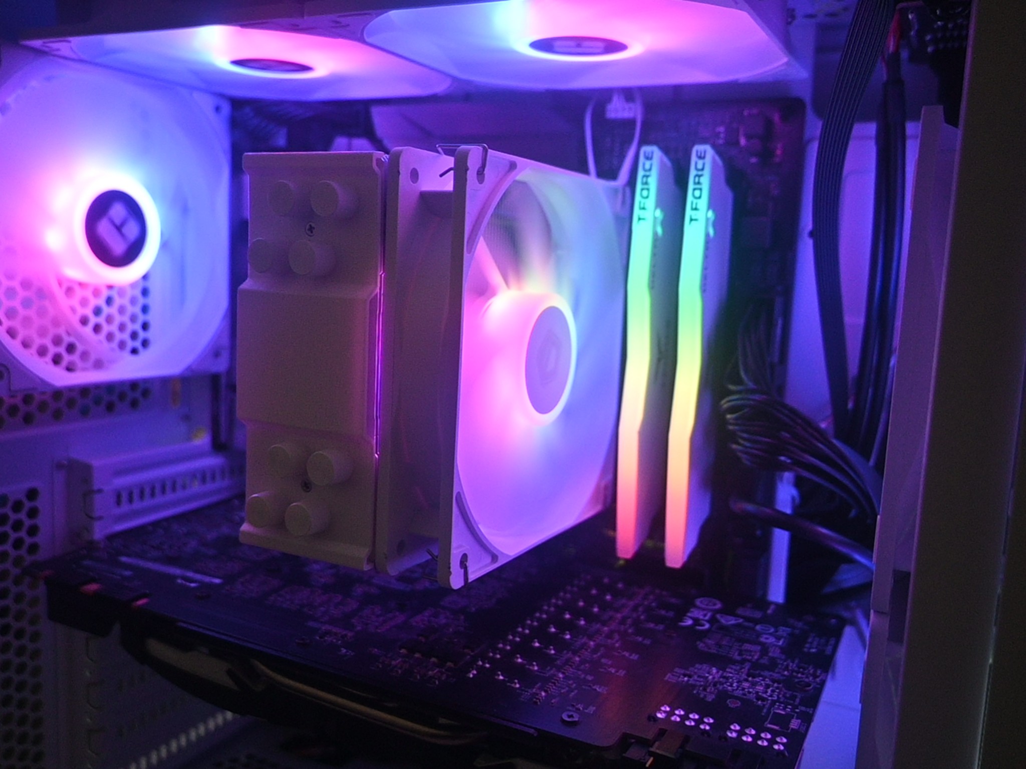 [White Class] Am4 Gaming Pc (Ryzen 5 3600 , Msi Gtx 1080ti 11gb