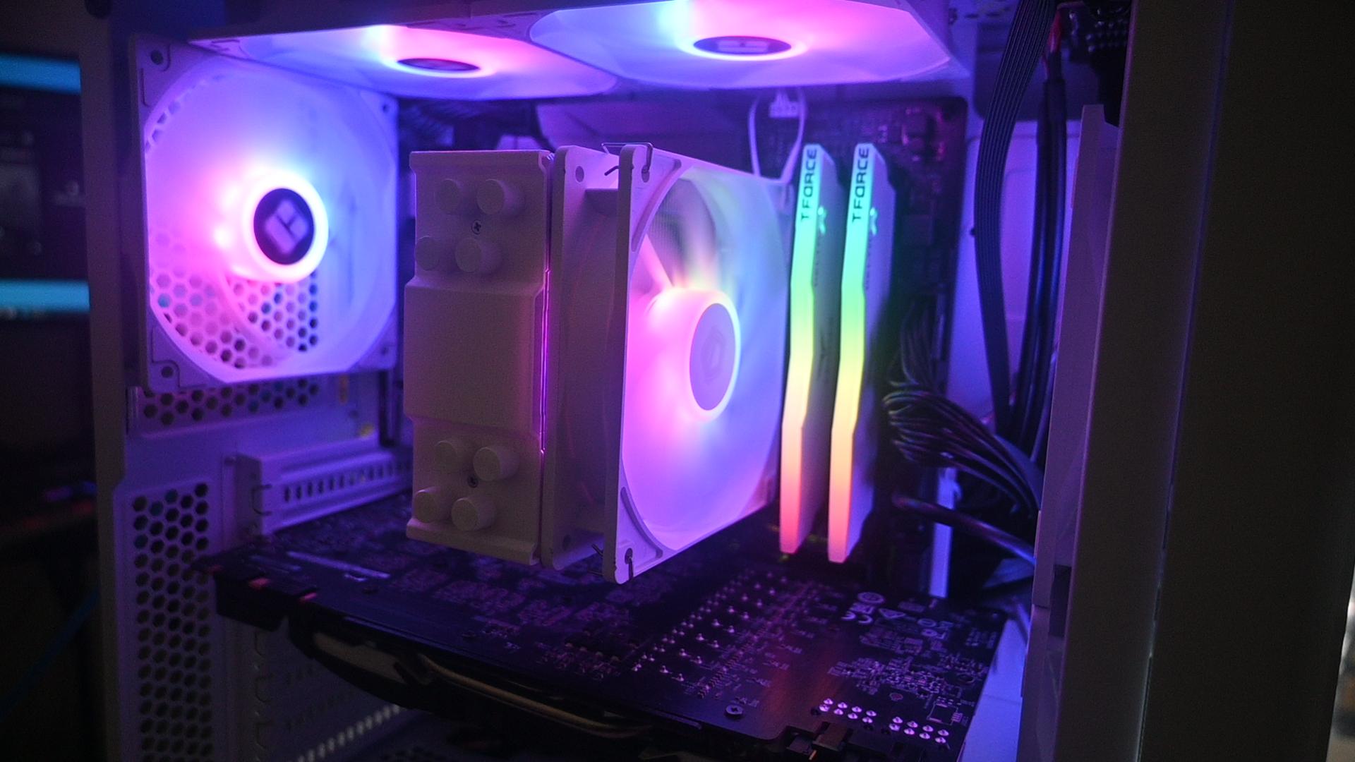 [White Class] Am4 Gaming Pc (Ryzen 5 3600 , Msi Gtx 1080ti 11gb