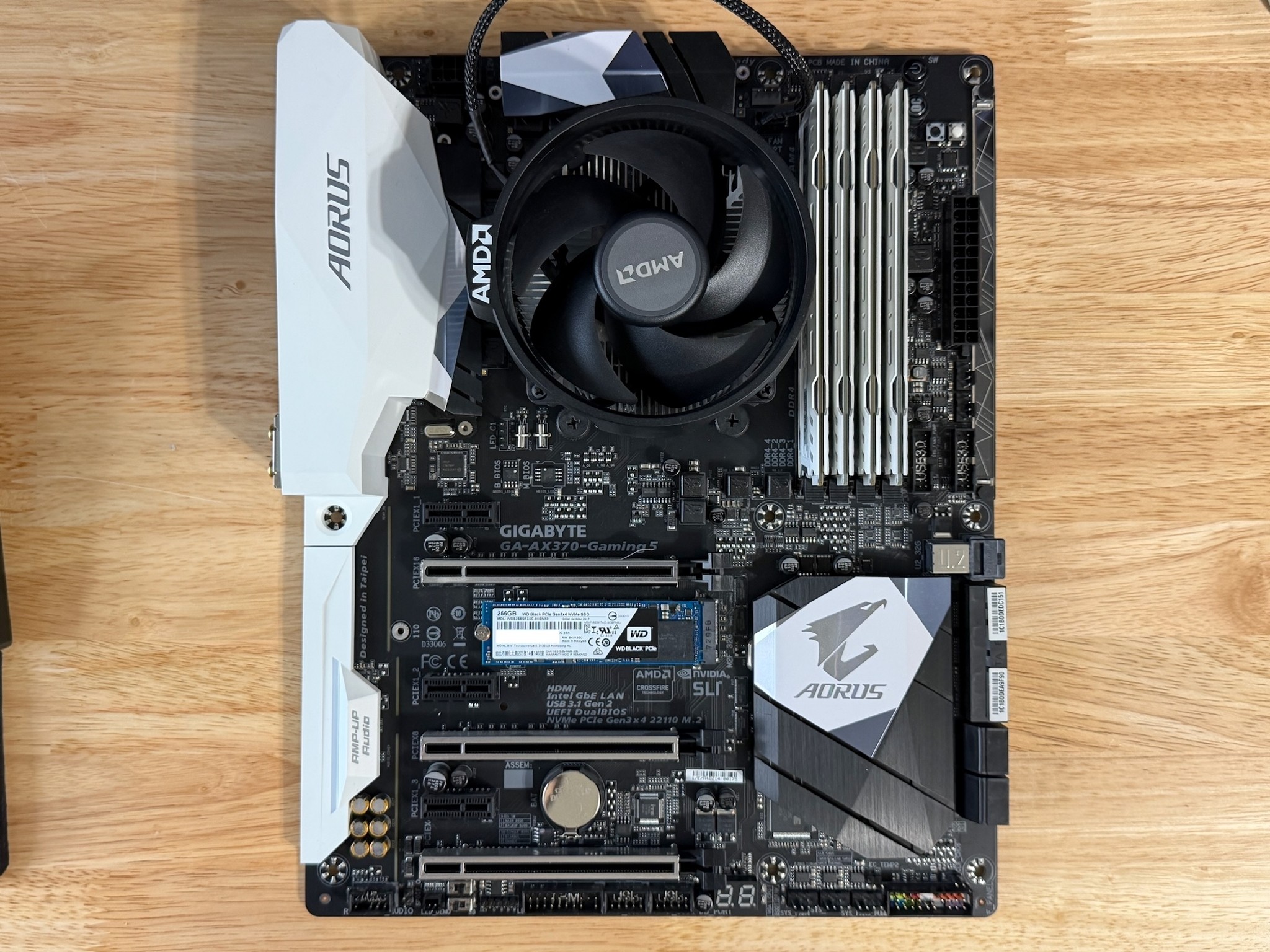 Gigabyte GA-AX370-GAMING 5 ATX AM4 Motherboard, Ryzen 5 1600, 32GB DDR4-2666